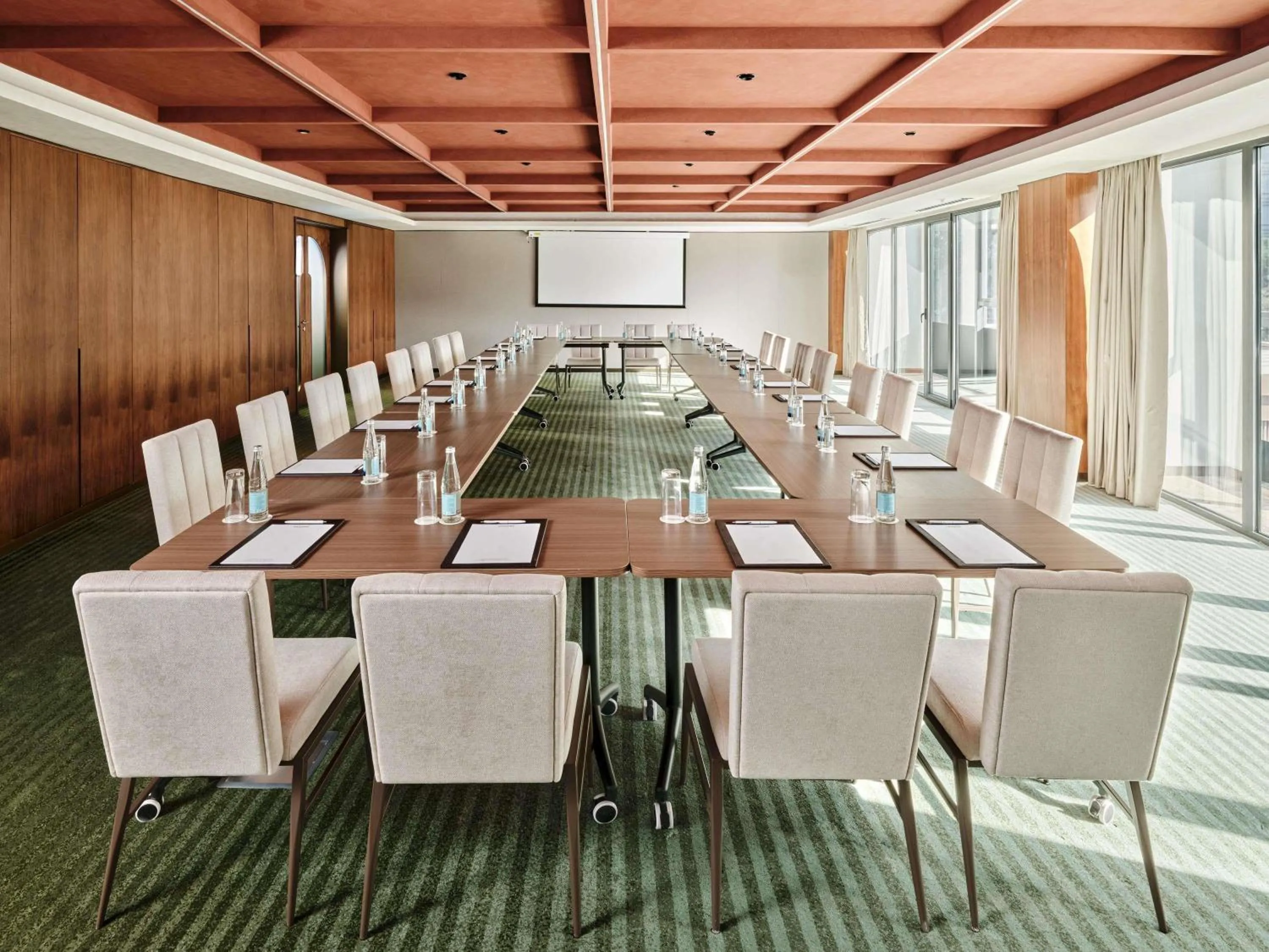 Meeting/conference room in Swissotel Tashkent