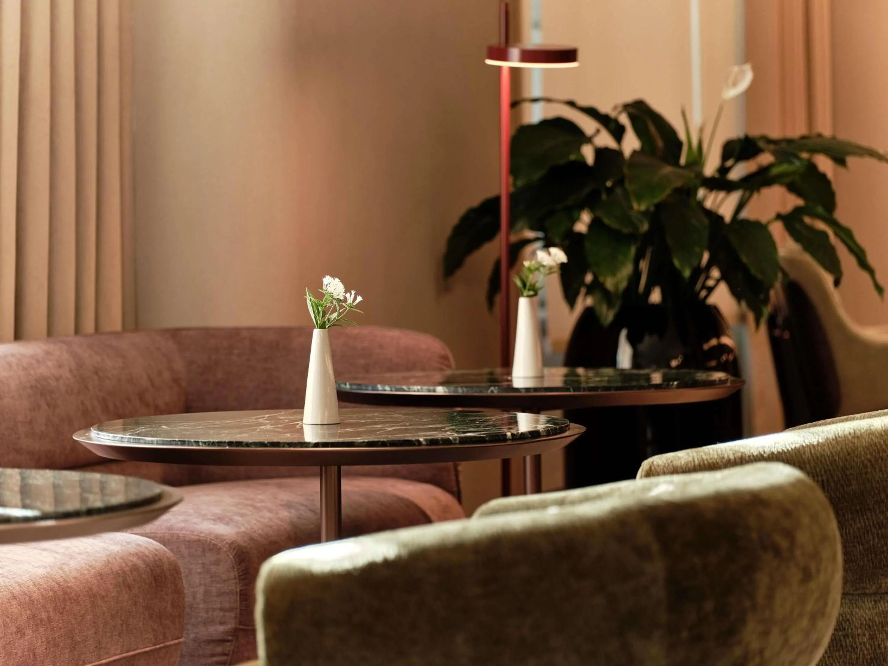 Lounge or bar in Swissotel Tashkent