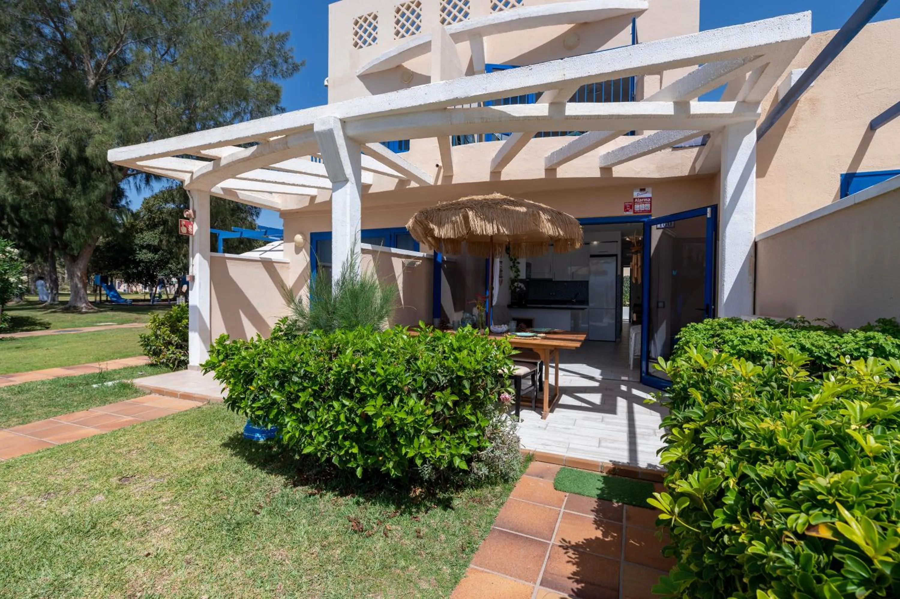 Property building in Apartamentos Playa Feliz