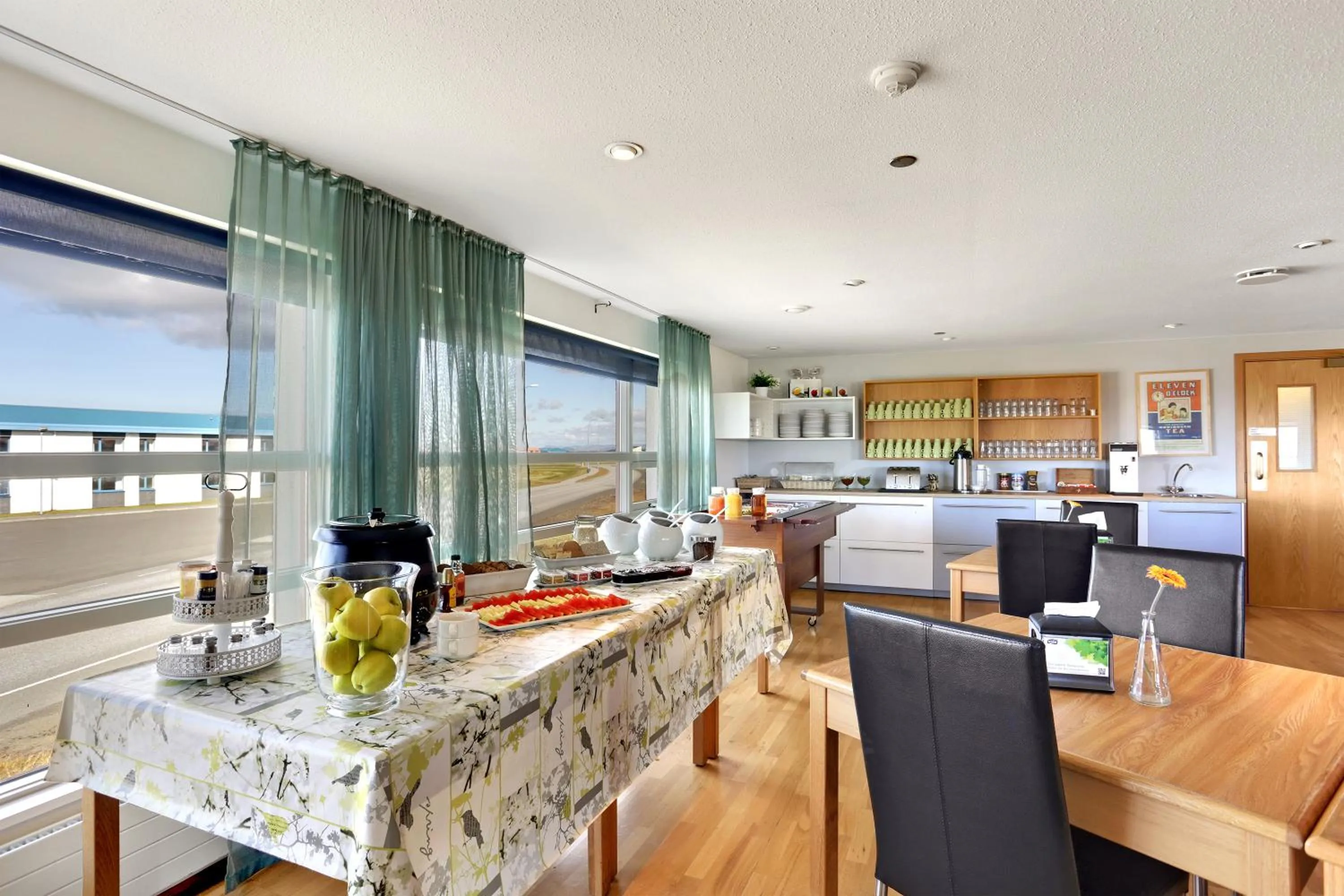 Continental breakfast in Eldey Airport Hotel