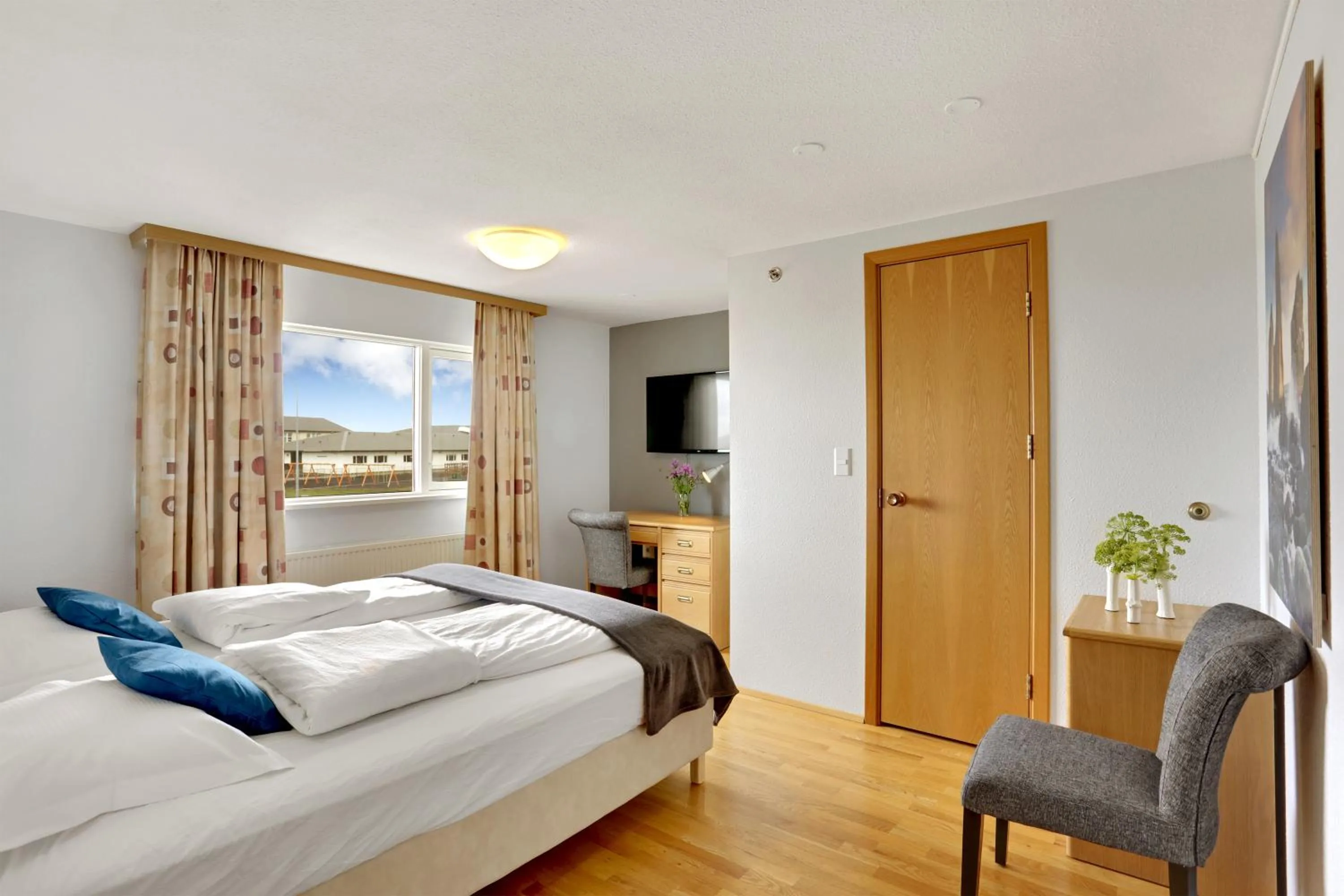 Bed in Eldey Airport Hotel