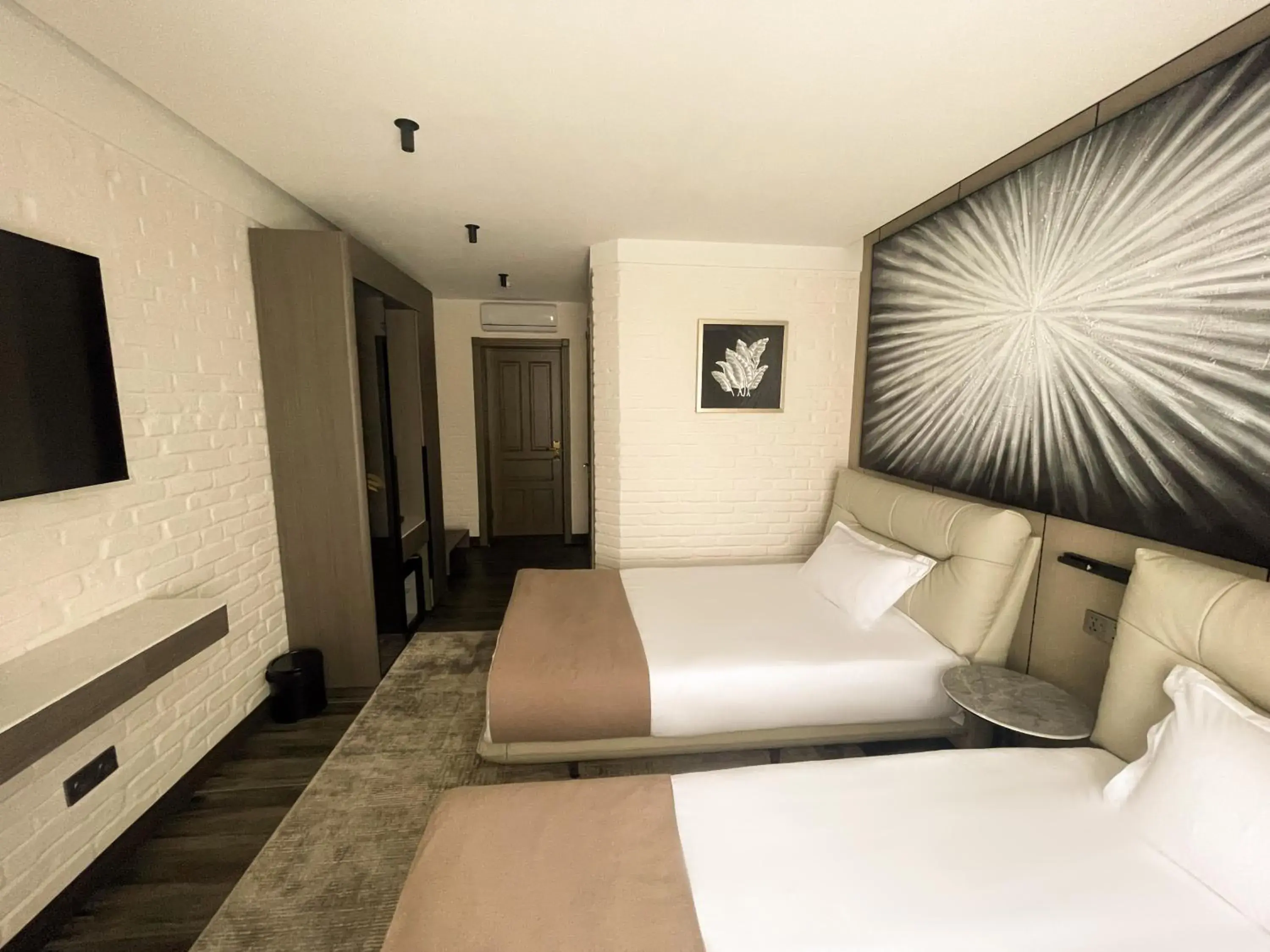 Twin Room with Shower - single occupancy in HL 309 Hotel Twin Room with Shower - single occupancy in HL 309 Hotel