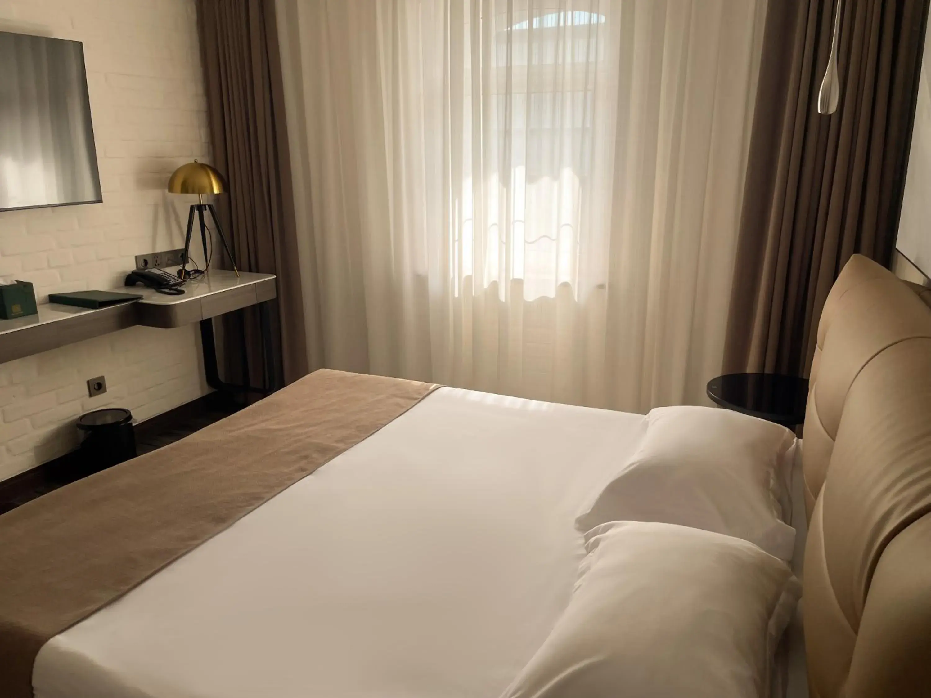 King Suite - single occupancy in HL 309 Hotel King Suite - single occupancy in HL 309 Hotel