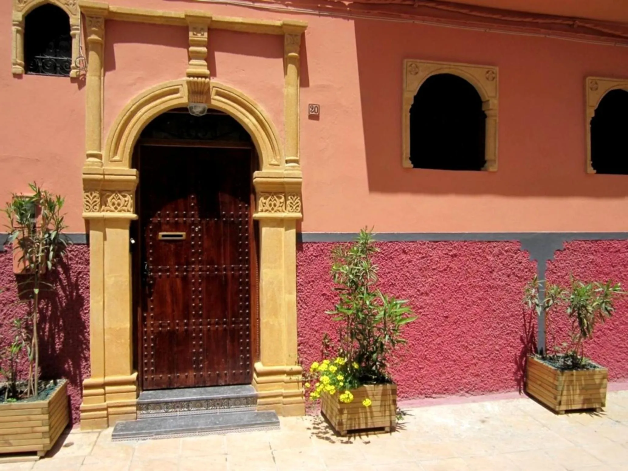 Facade/entrance in Dar Yanis