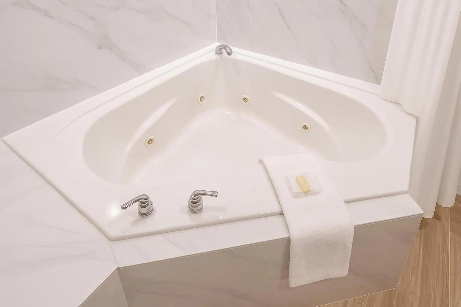 Travelodge by Wyndham Muskegon