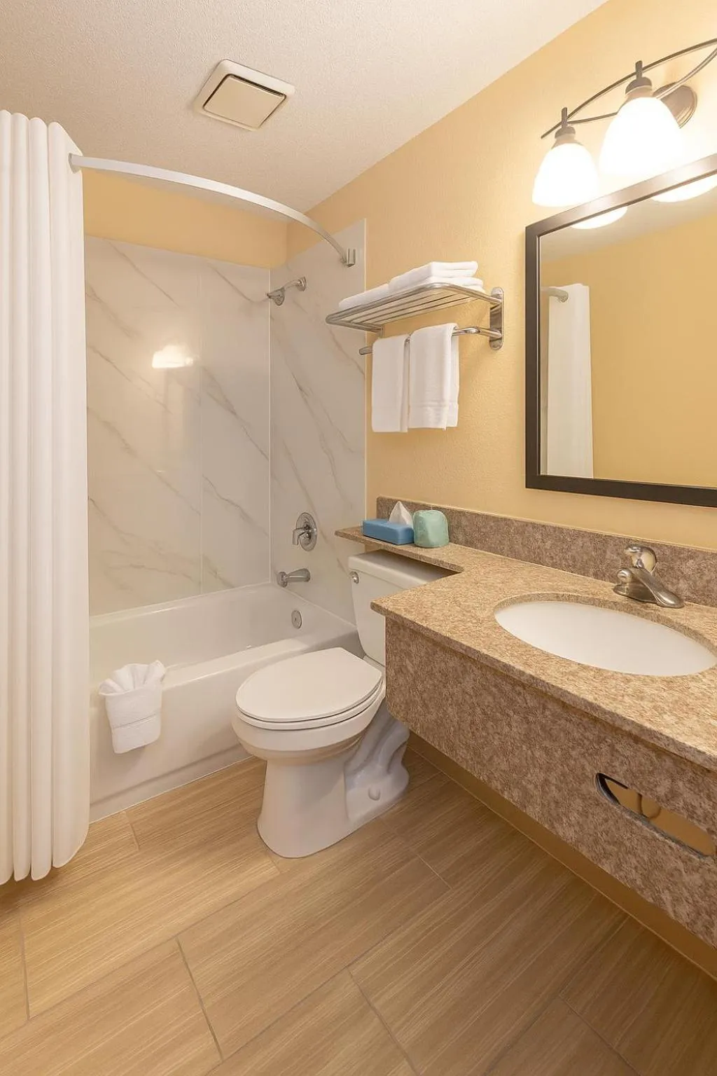 Travelodge by Wyndham Muskegon