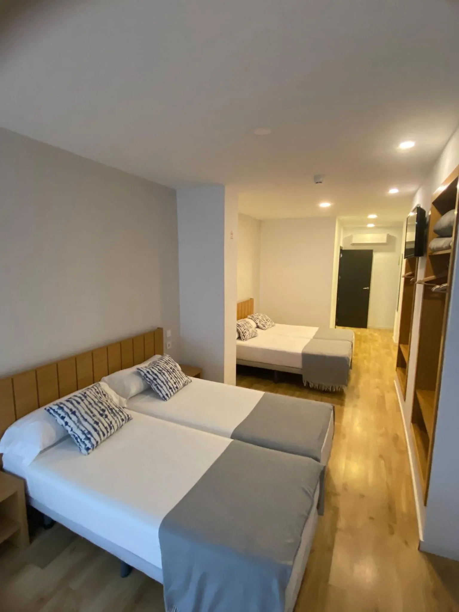 Economy Quadruple Room in Nanit Valencia Hostel