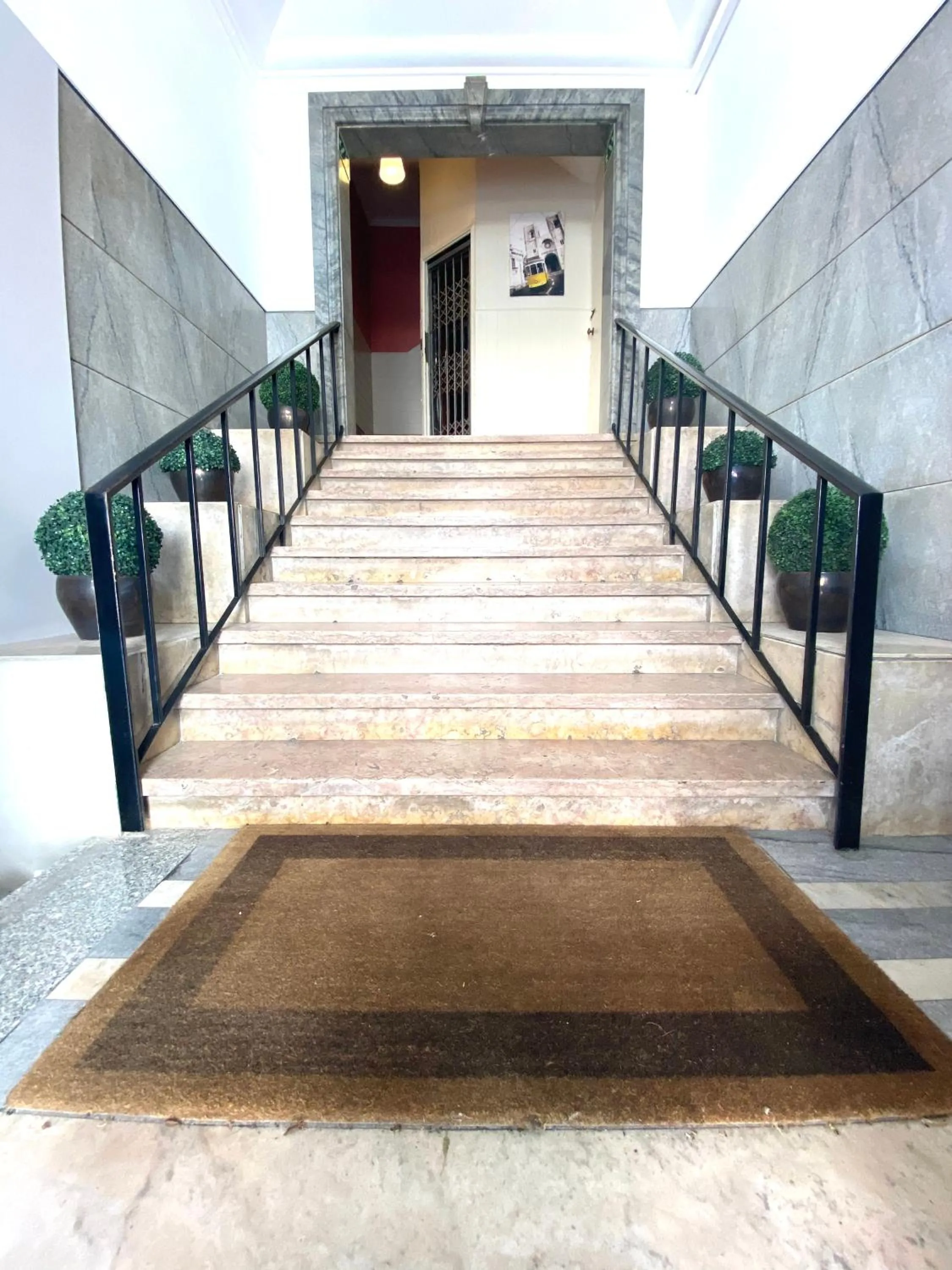 Property building in V Dinastia