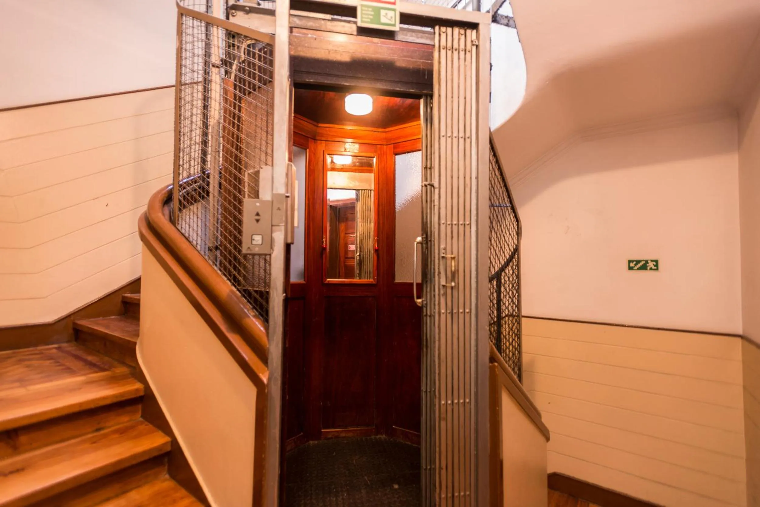 Decorative detail in V Dinastia