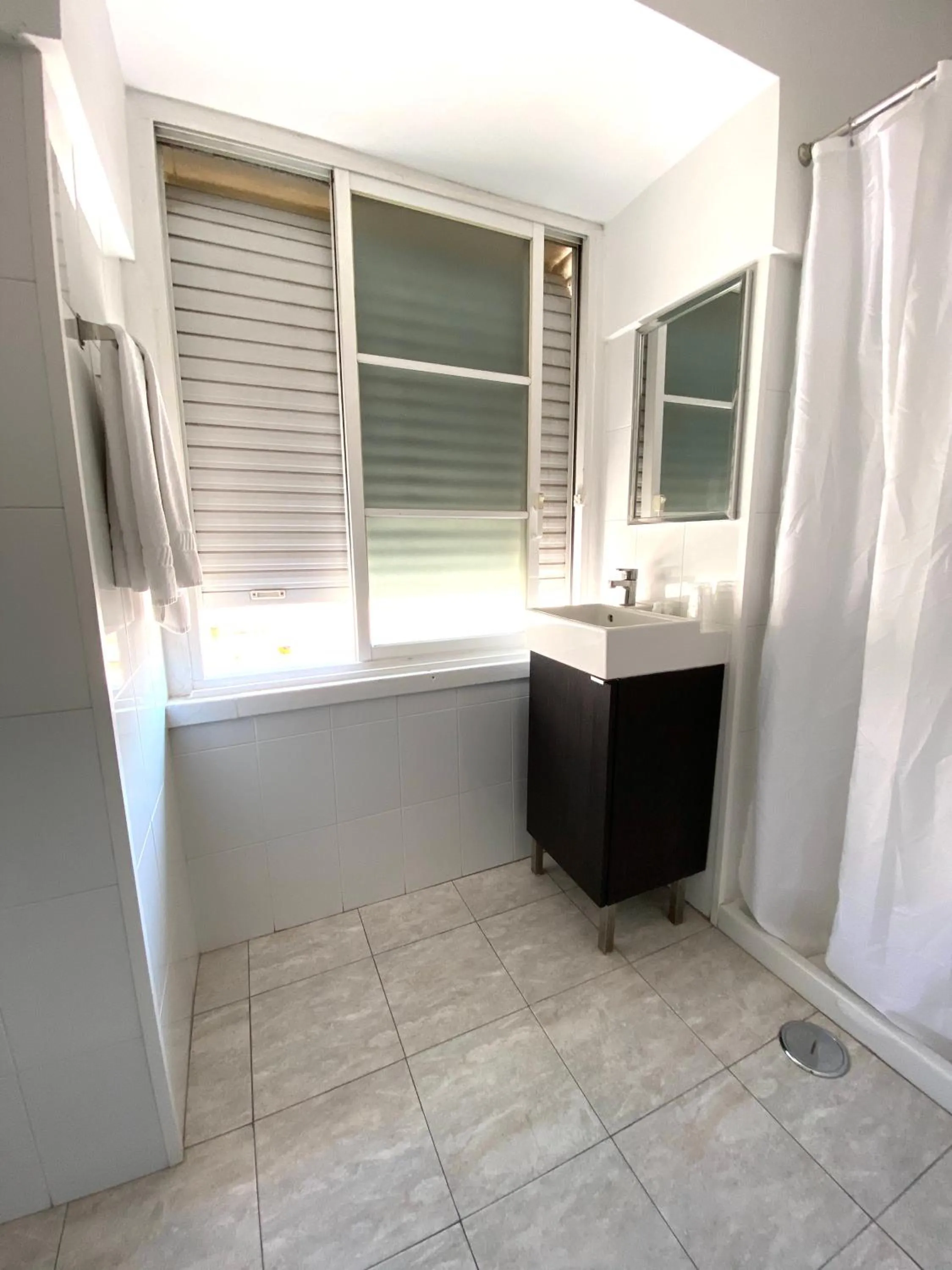 Bathroom in V Dinastia