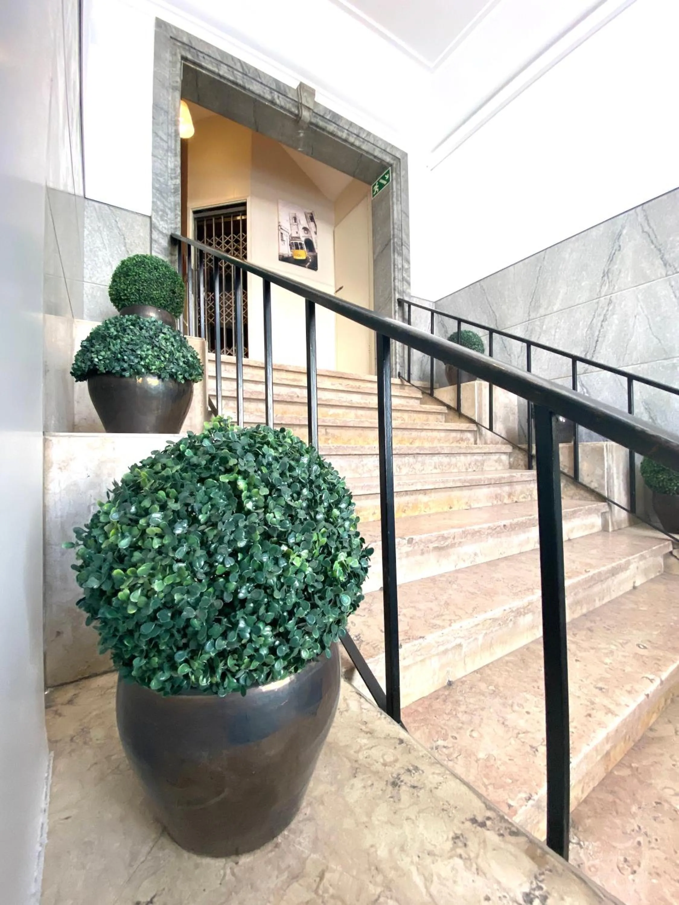 Property building in V Dinastia