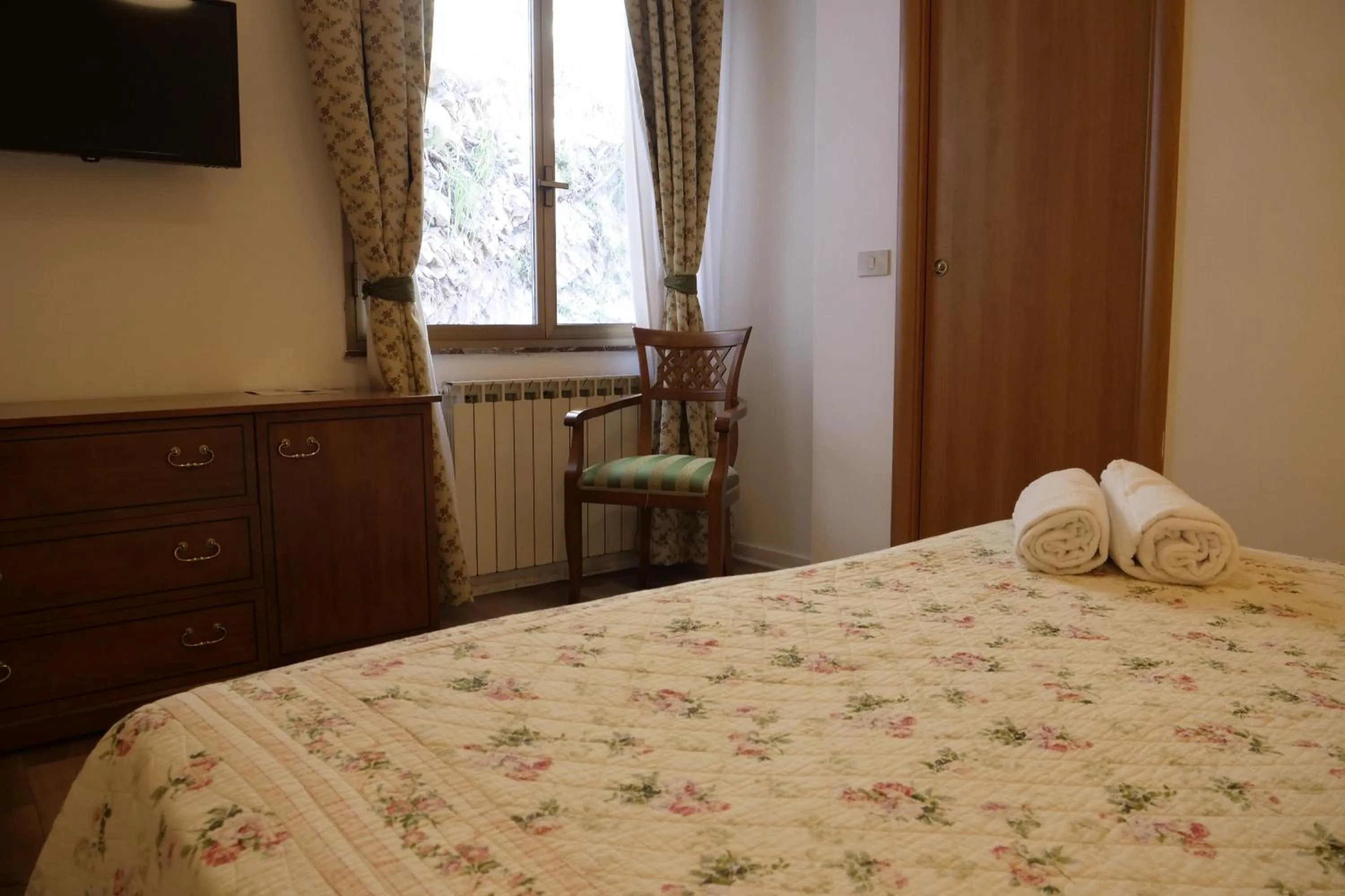 Bedroom, Bed in Hotel Elios Tao