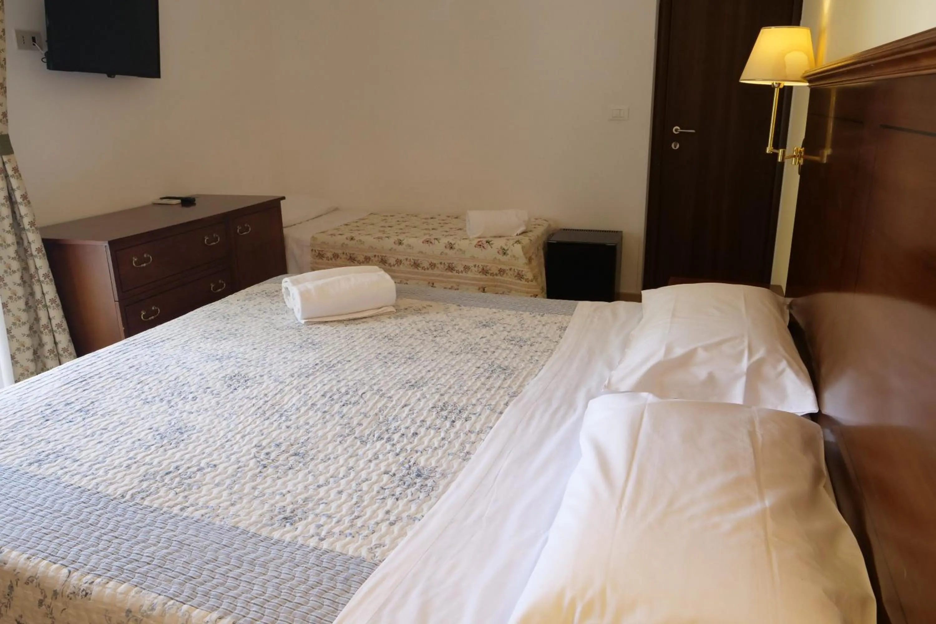 Photo of the whole room, Bed in Hotel Elios Tao
