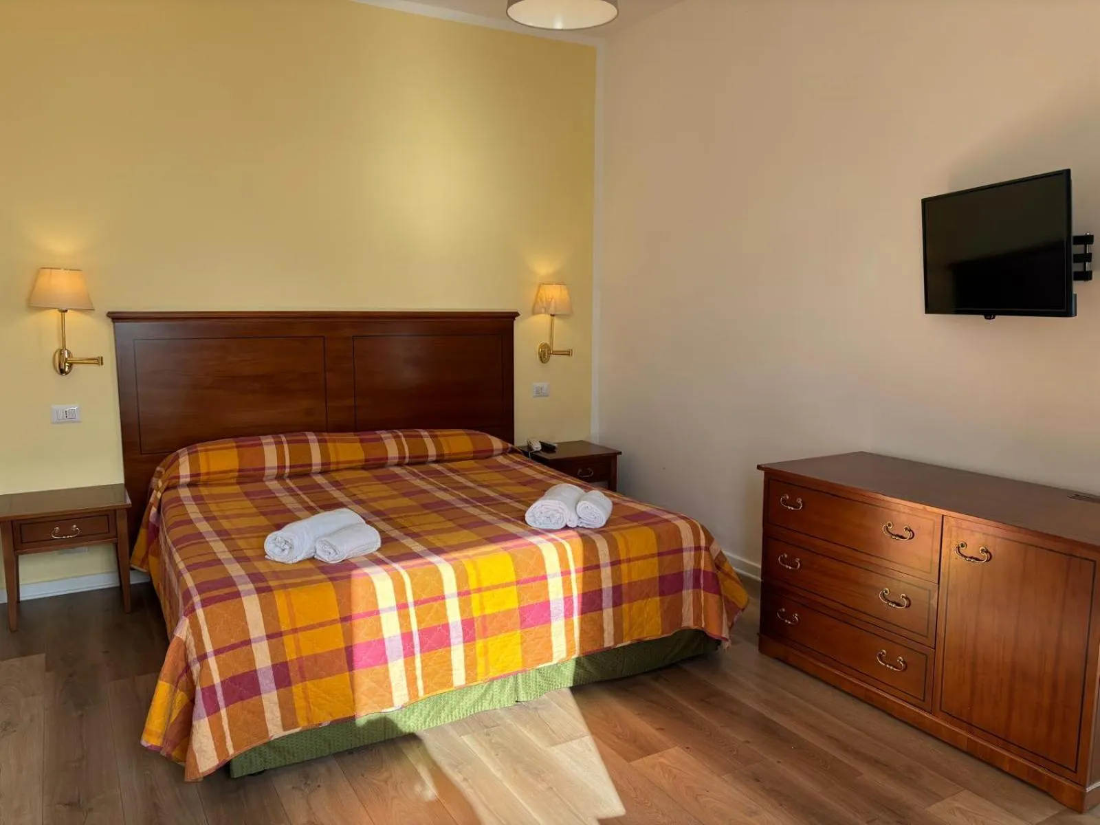 Photo of the whole room, Bed in Hotel Elios Tao