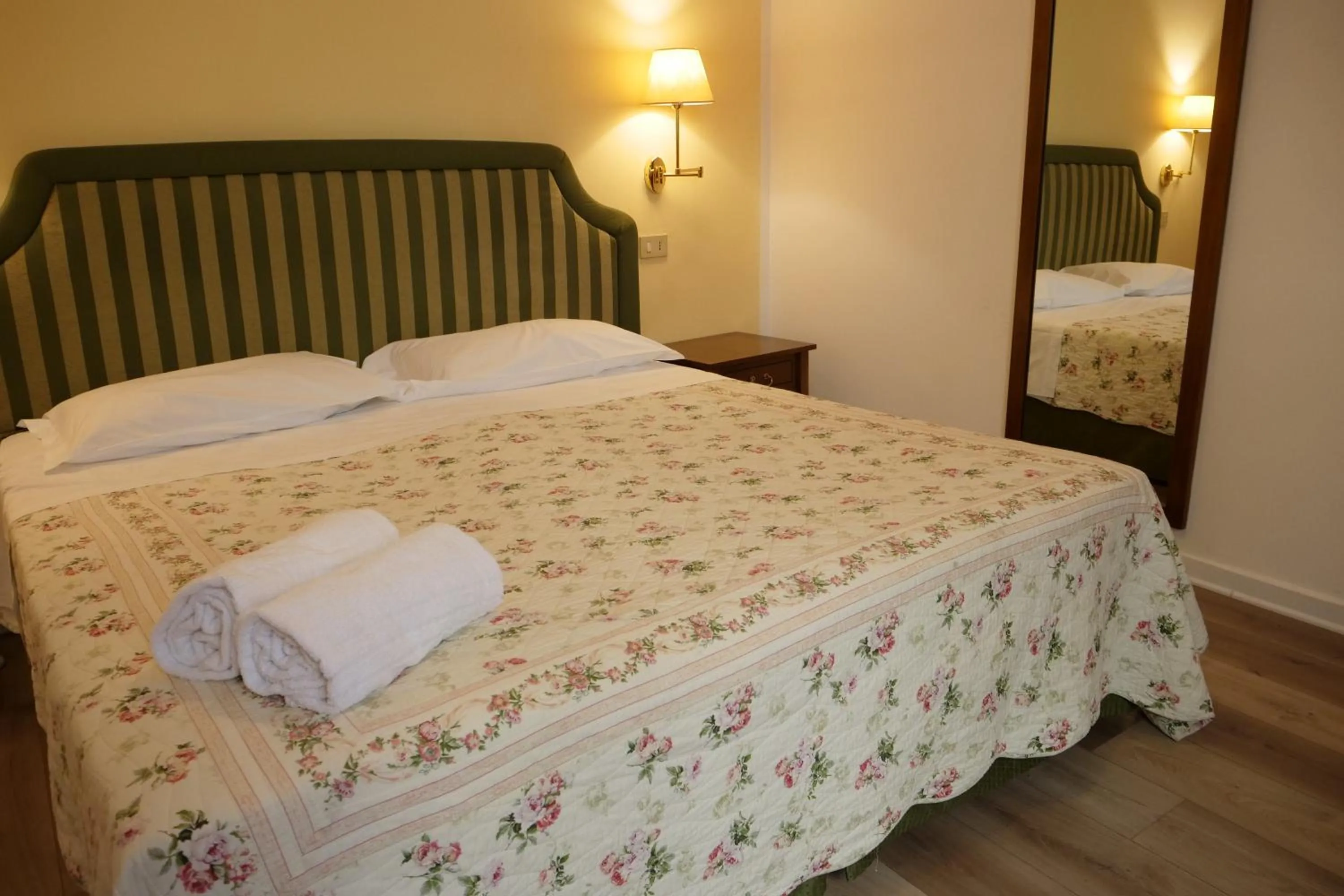 Bedroom, Bed in Hotel Elios Tao