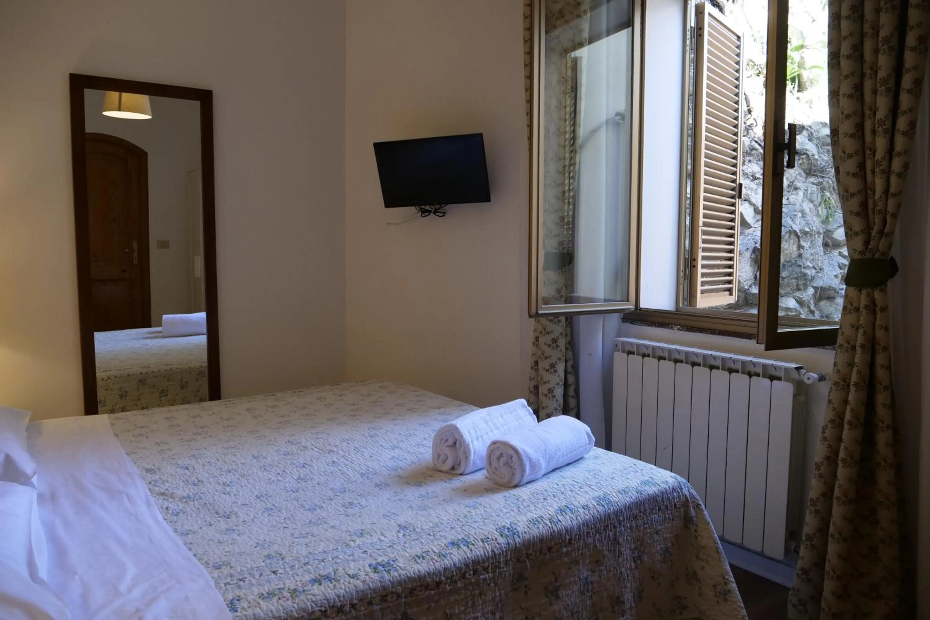 Photo of the whole room, Bed in Hotel Elios Tao