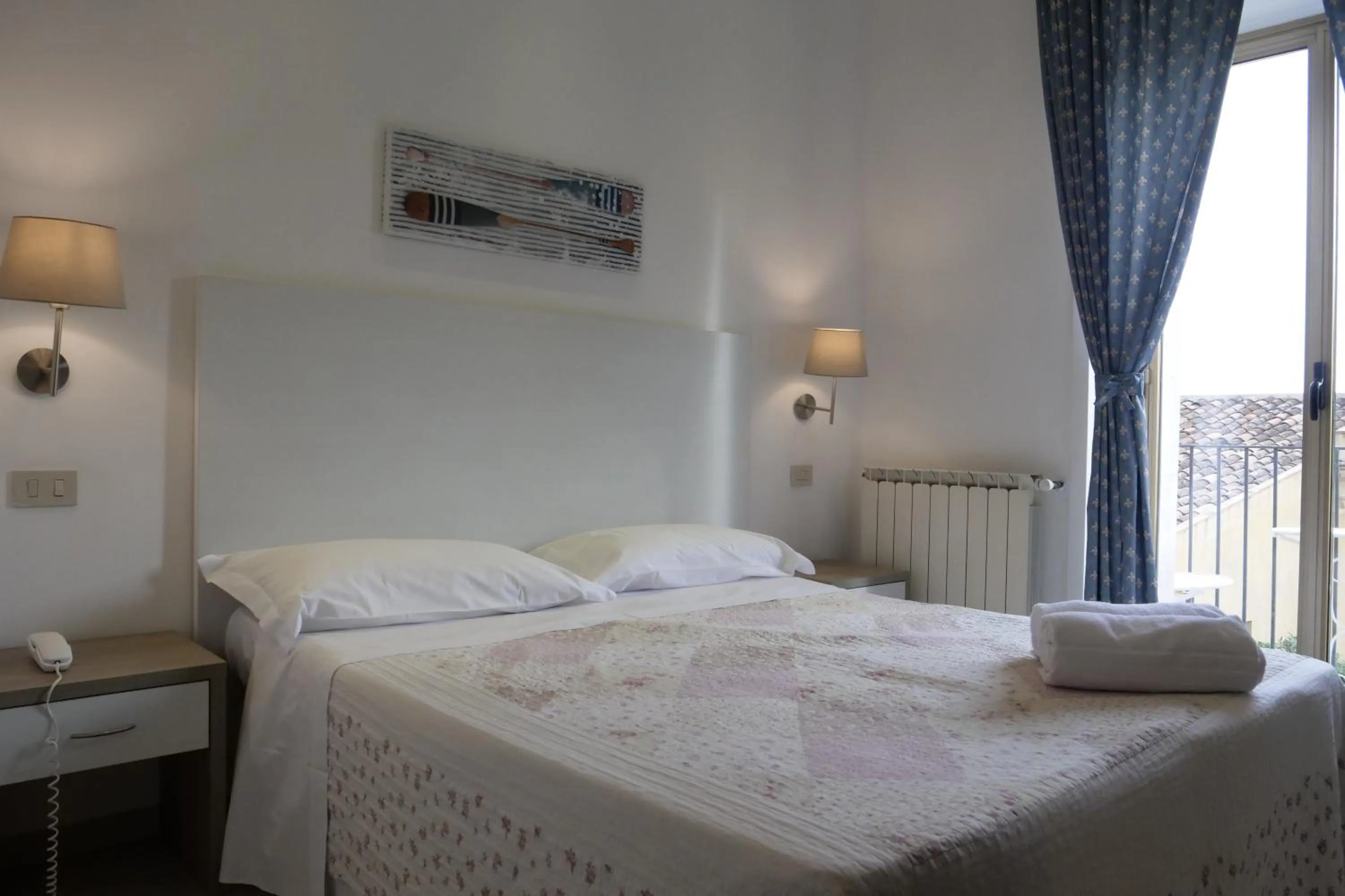 Photo of the whole room, Bed in Hotel Elios Tao