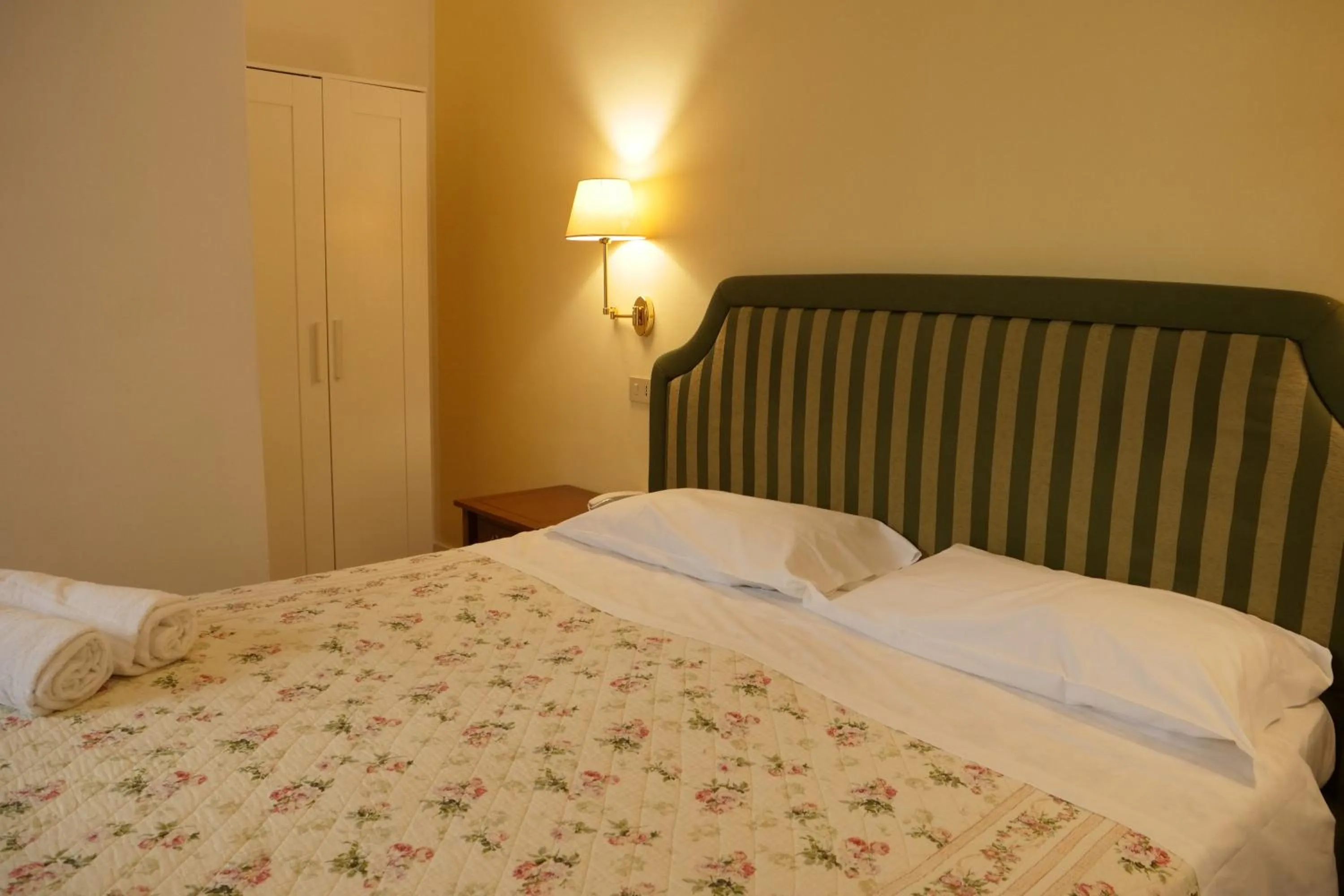 Bedroom, Bed in Hotel Elios Tao