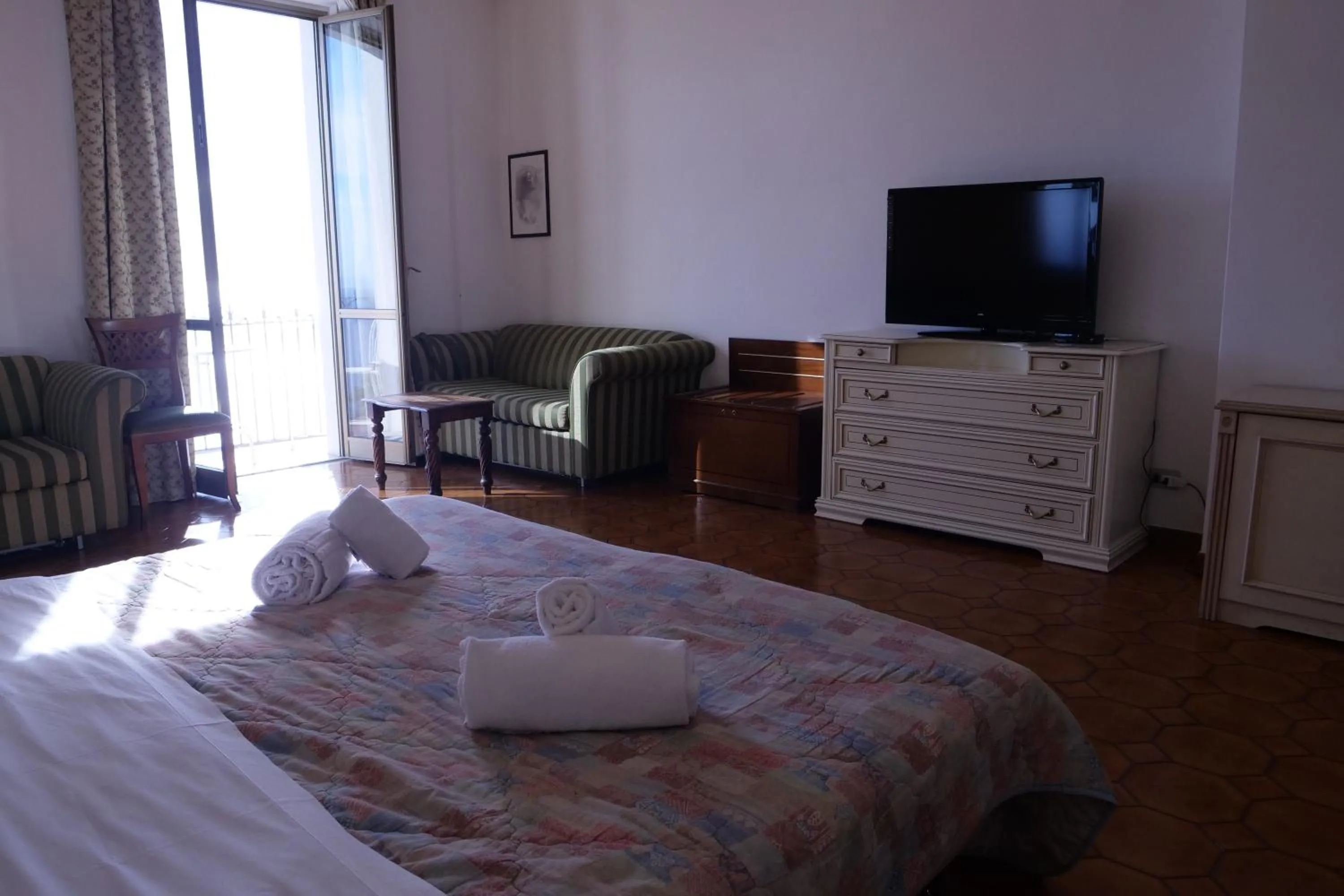 Photo of the whole room, Bed in Hotel Elios Tao