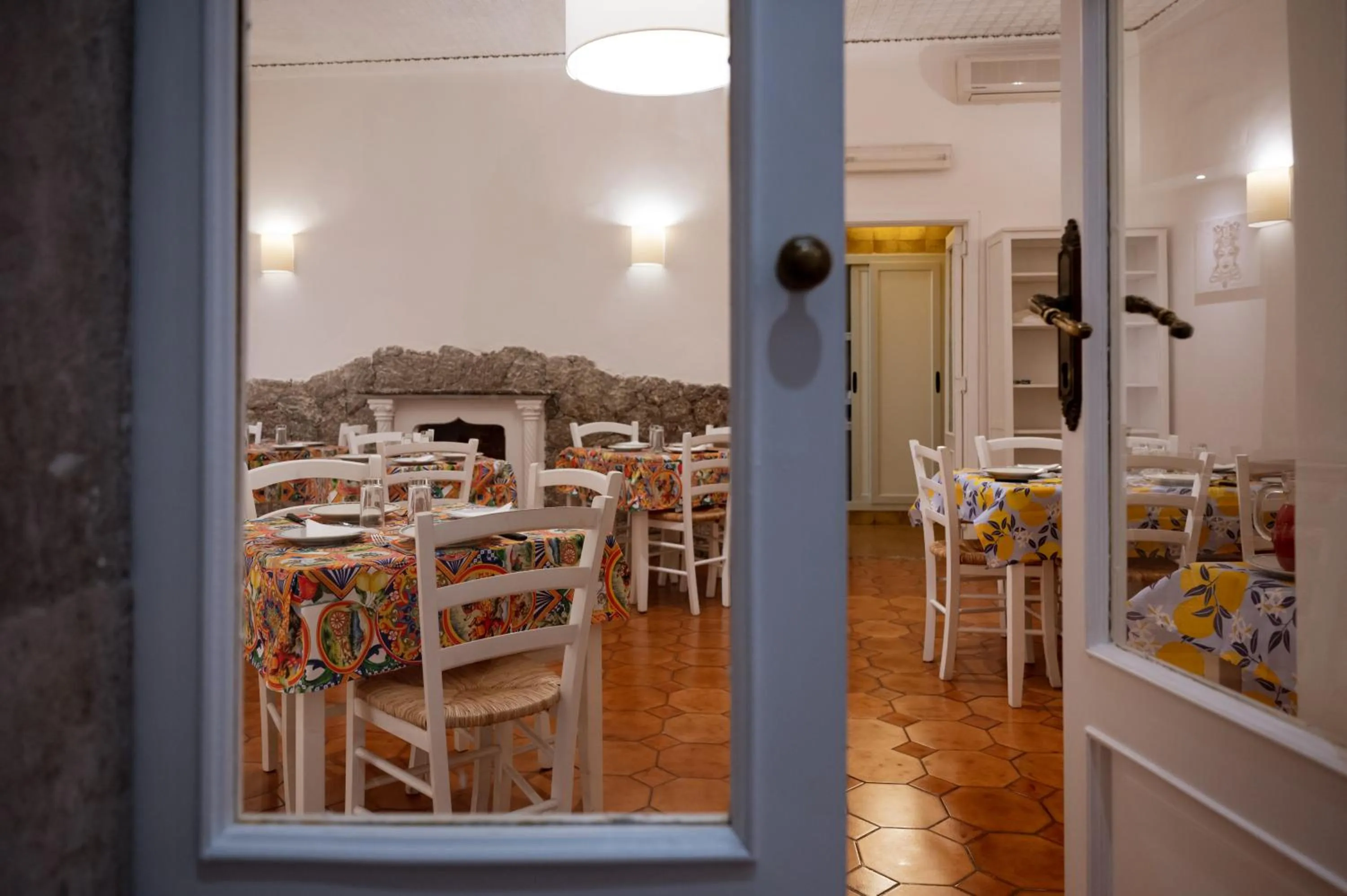 Restaurant/places to eat in Hotel Elios Tao