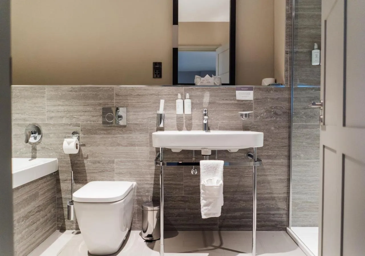 Bathroom in Edgbaston Park Hotel Birmingham