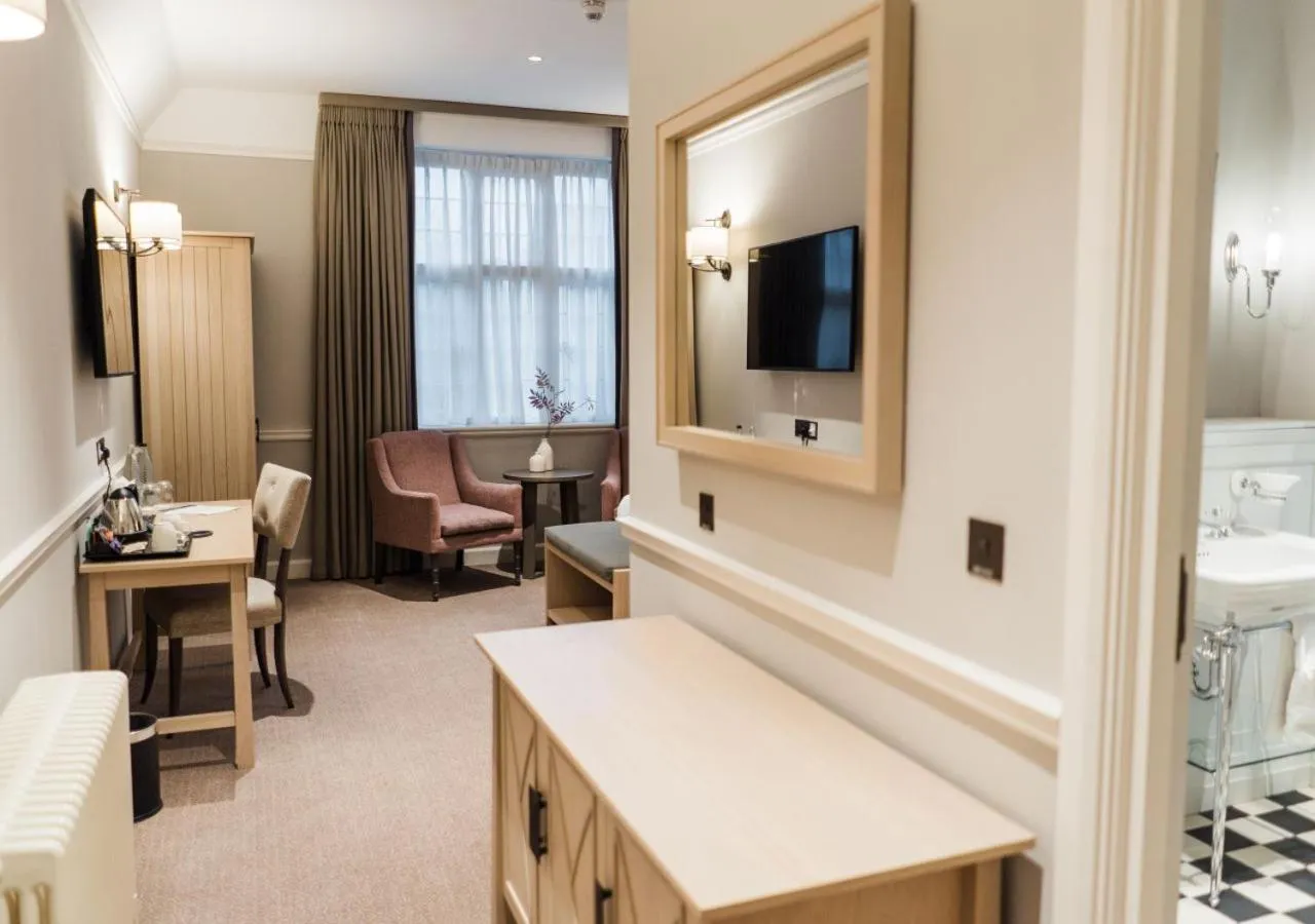 Bedroom in Edgbaston Park Hotel Birmingham