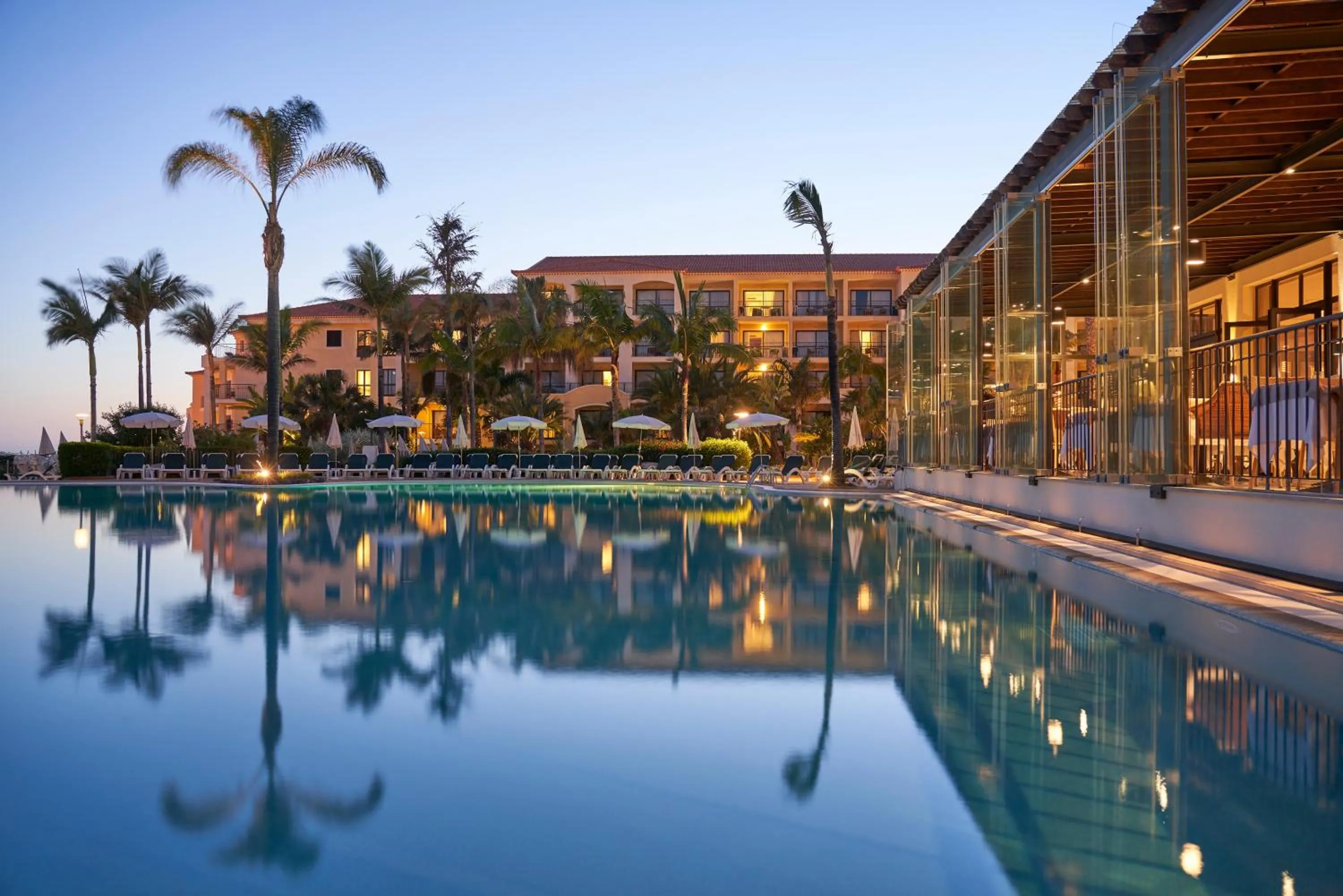 Property building in Suite Hotel Eden Mar - PortoBay
