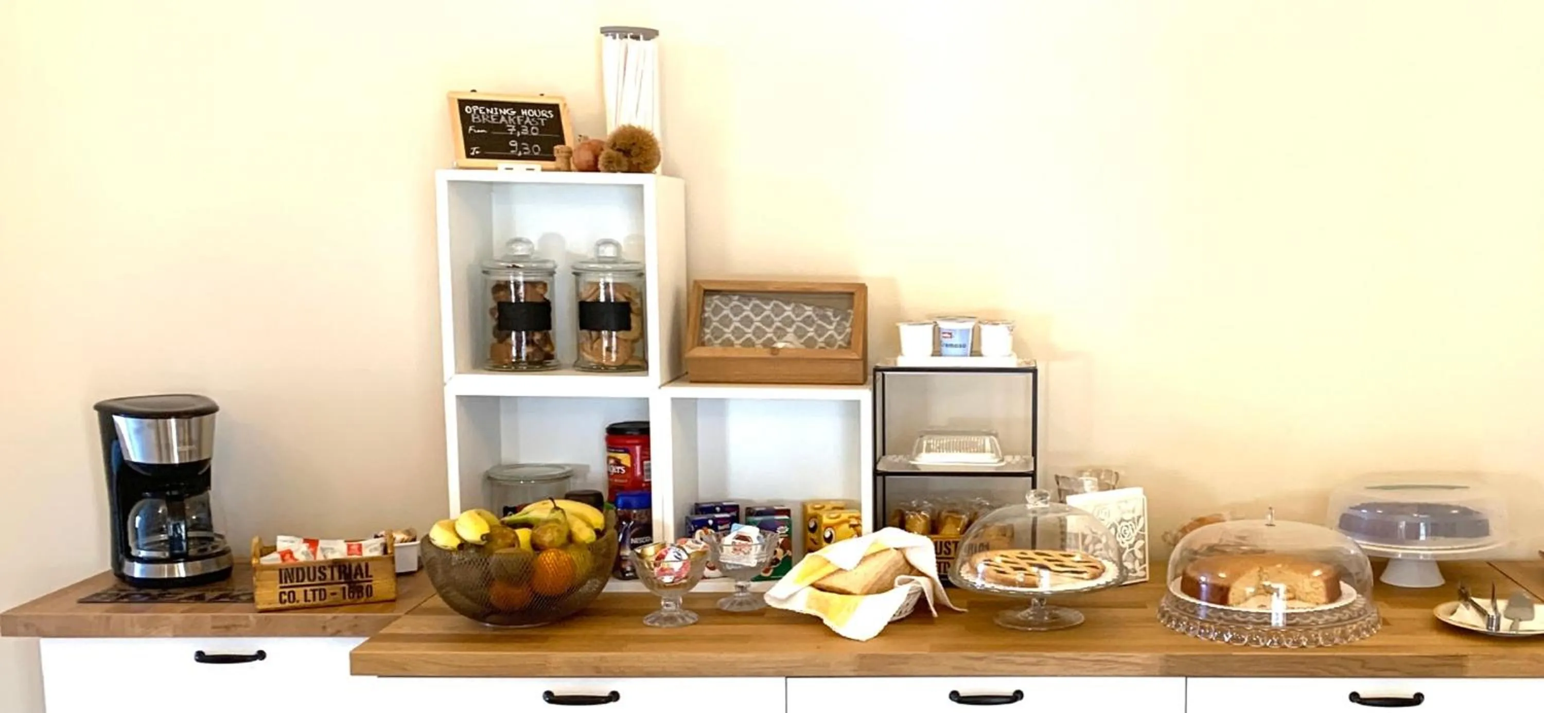 Buffet breakfast in BED & BREAKFAST PL PALACE