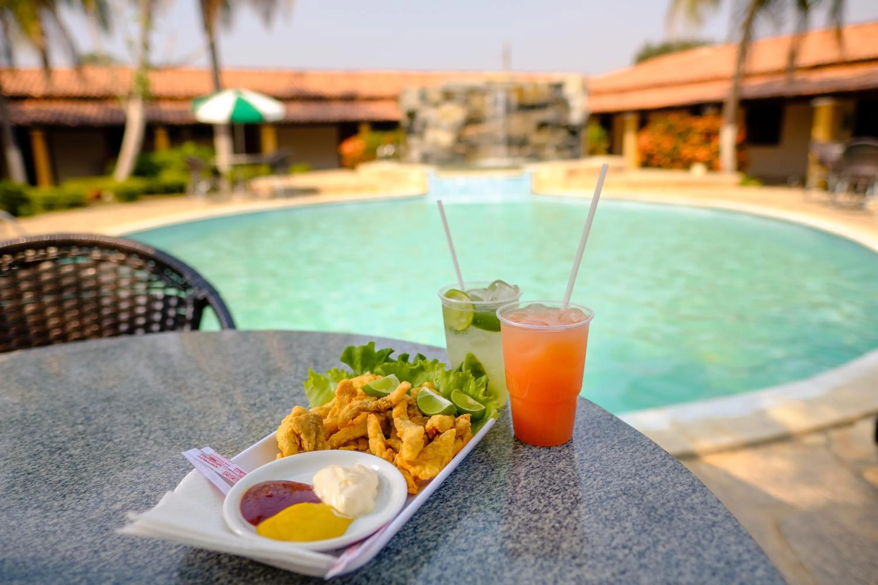 Swimming pool in Hotel Pantanal Mato Grosso