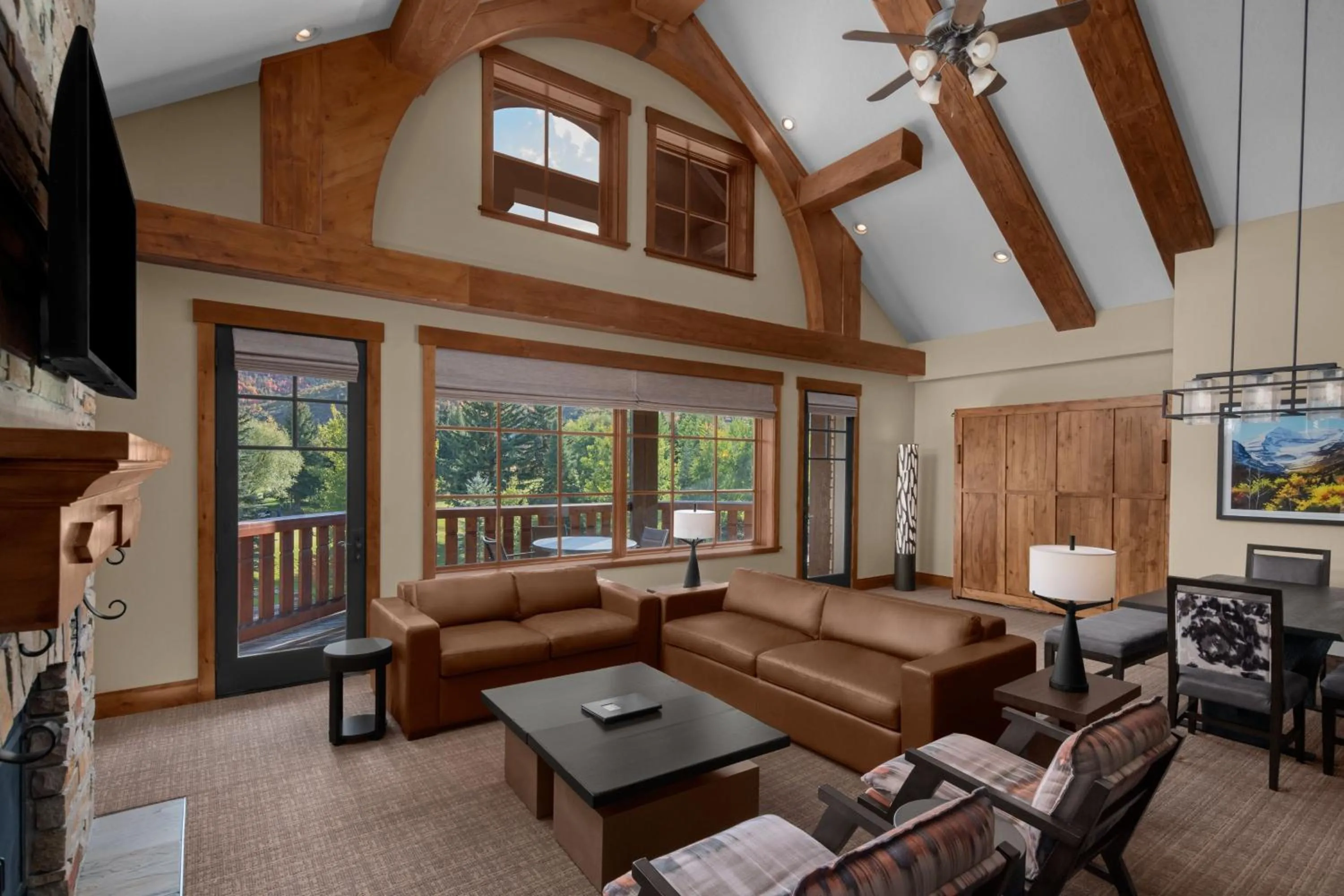 Living room in Hotel Park City, Autograph Collection