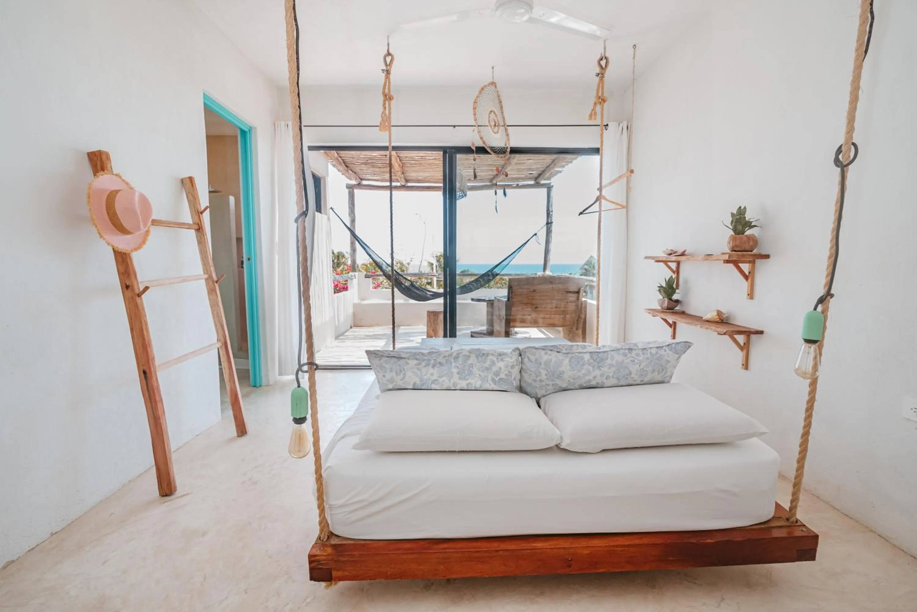 Sea view, Bed in LunArena Barefoot Comfort