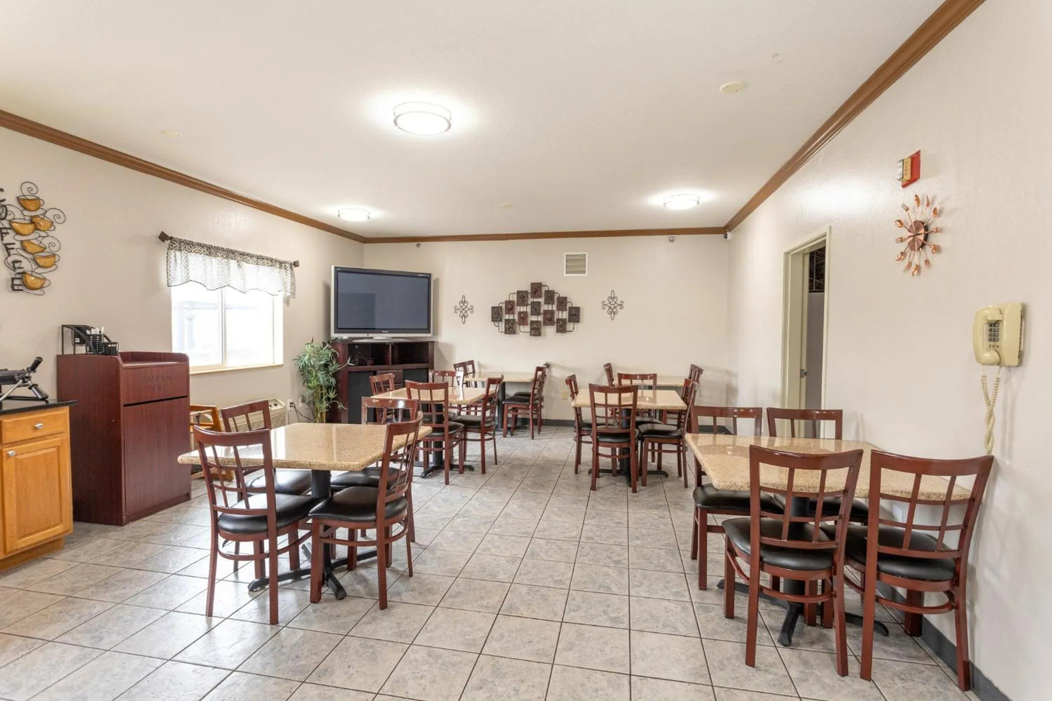 Breakfast in Super 8 by Wyndham Big Rapids