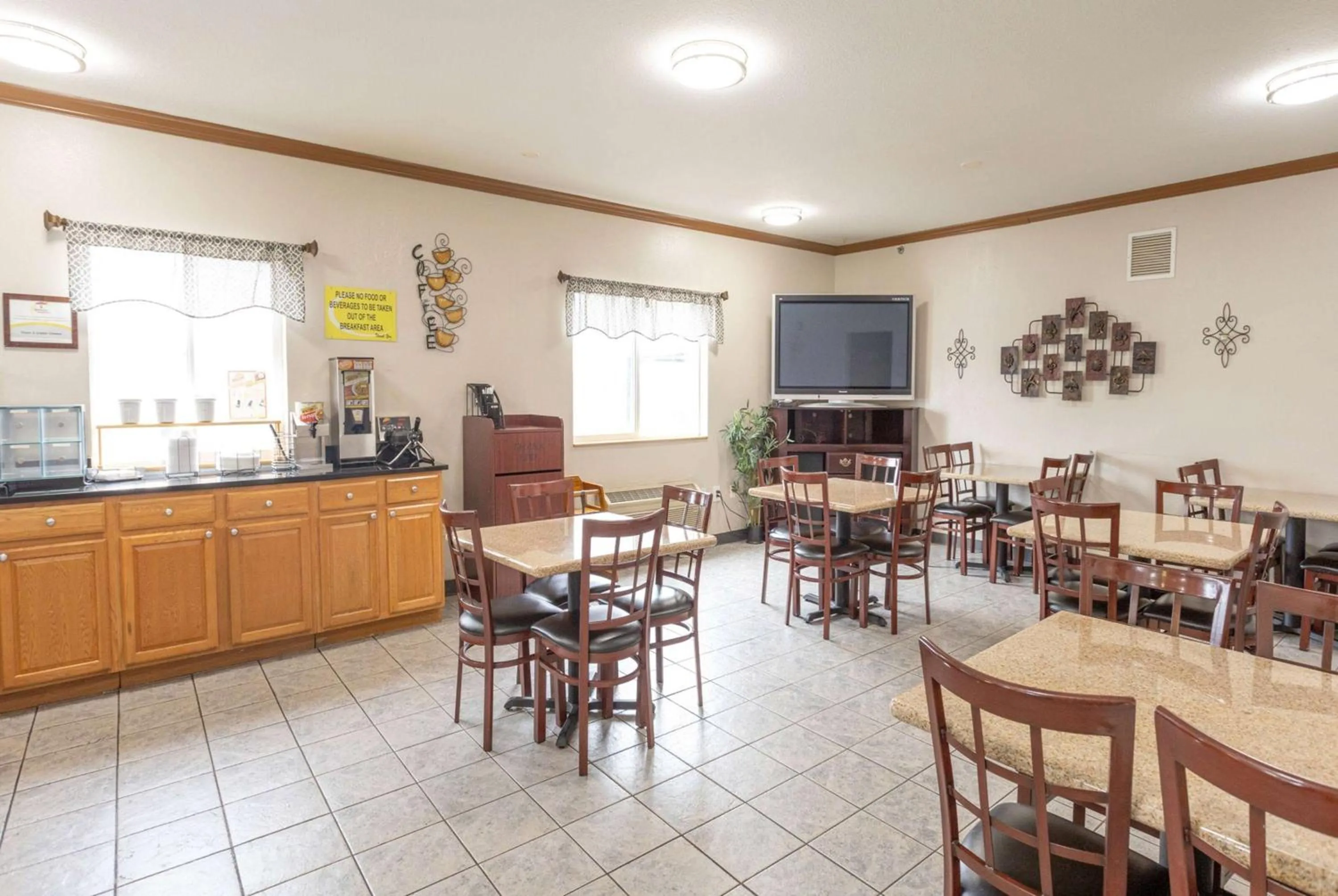 Property building in Super 8 by Wyndham Big Rapids