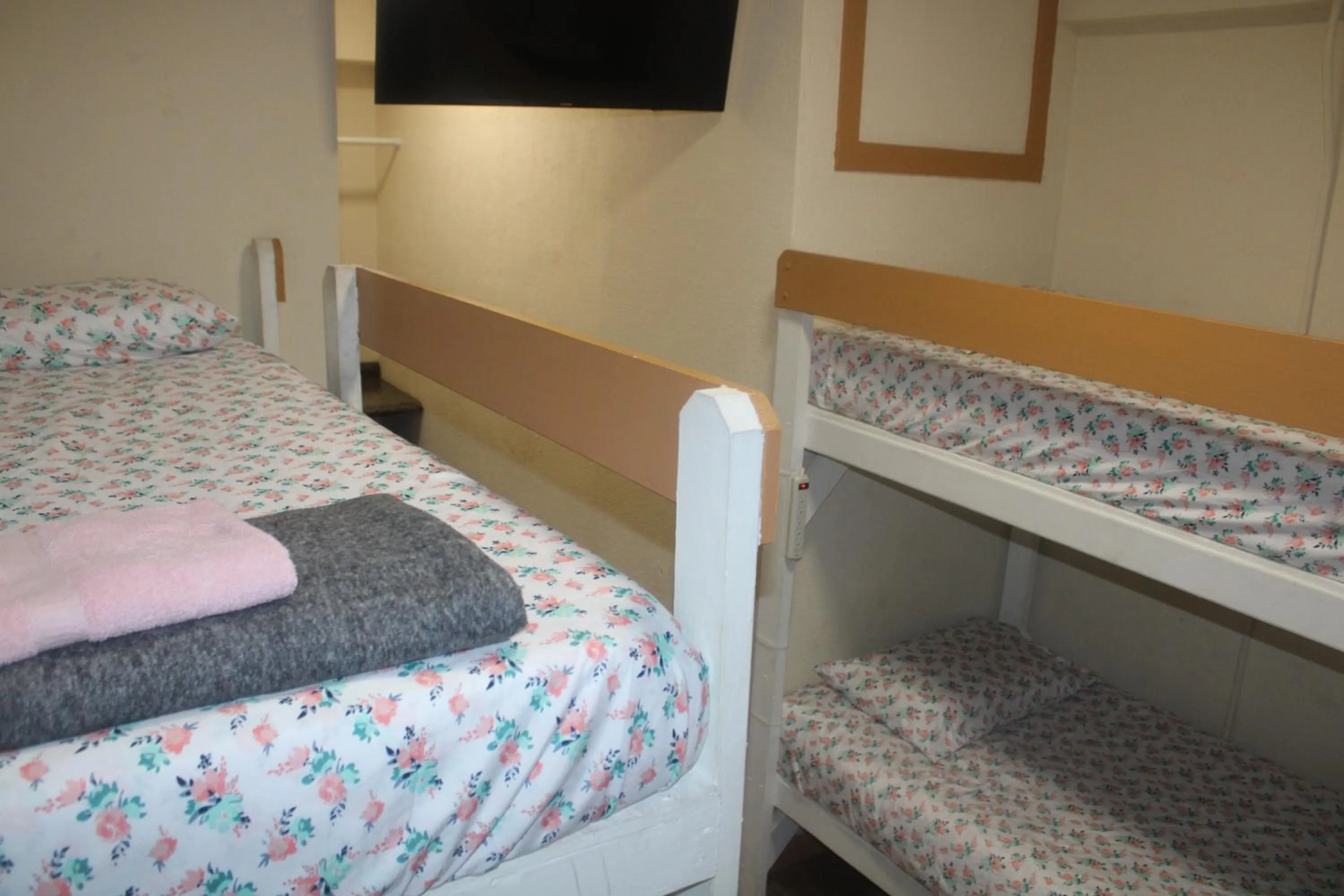 Bed in Hoosville Hostel (Formerly The Everglades Hostel)