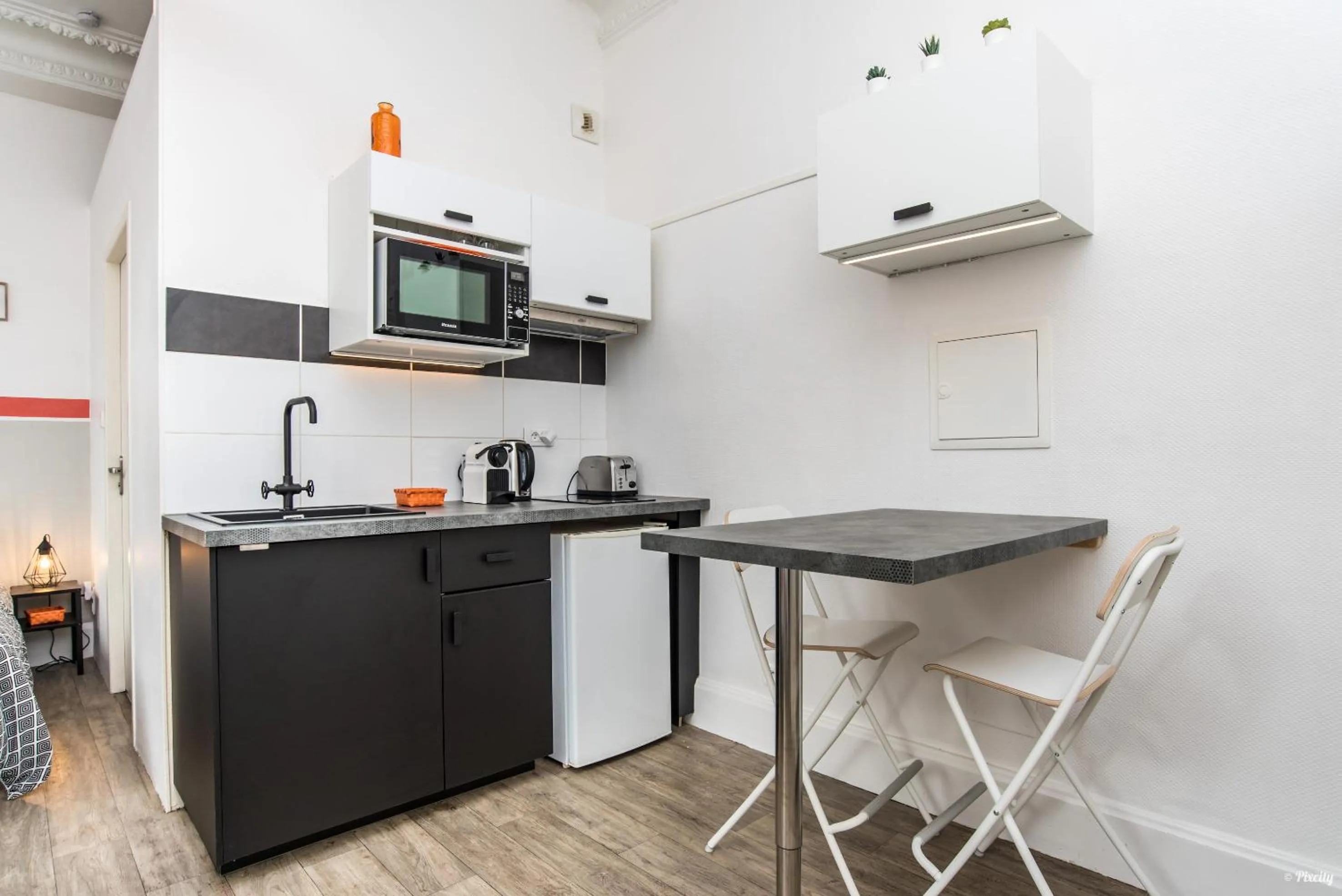 Apartment in Studio Pont-Canal