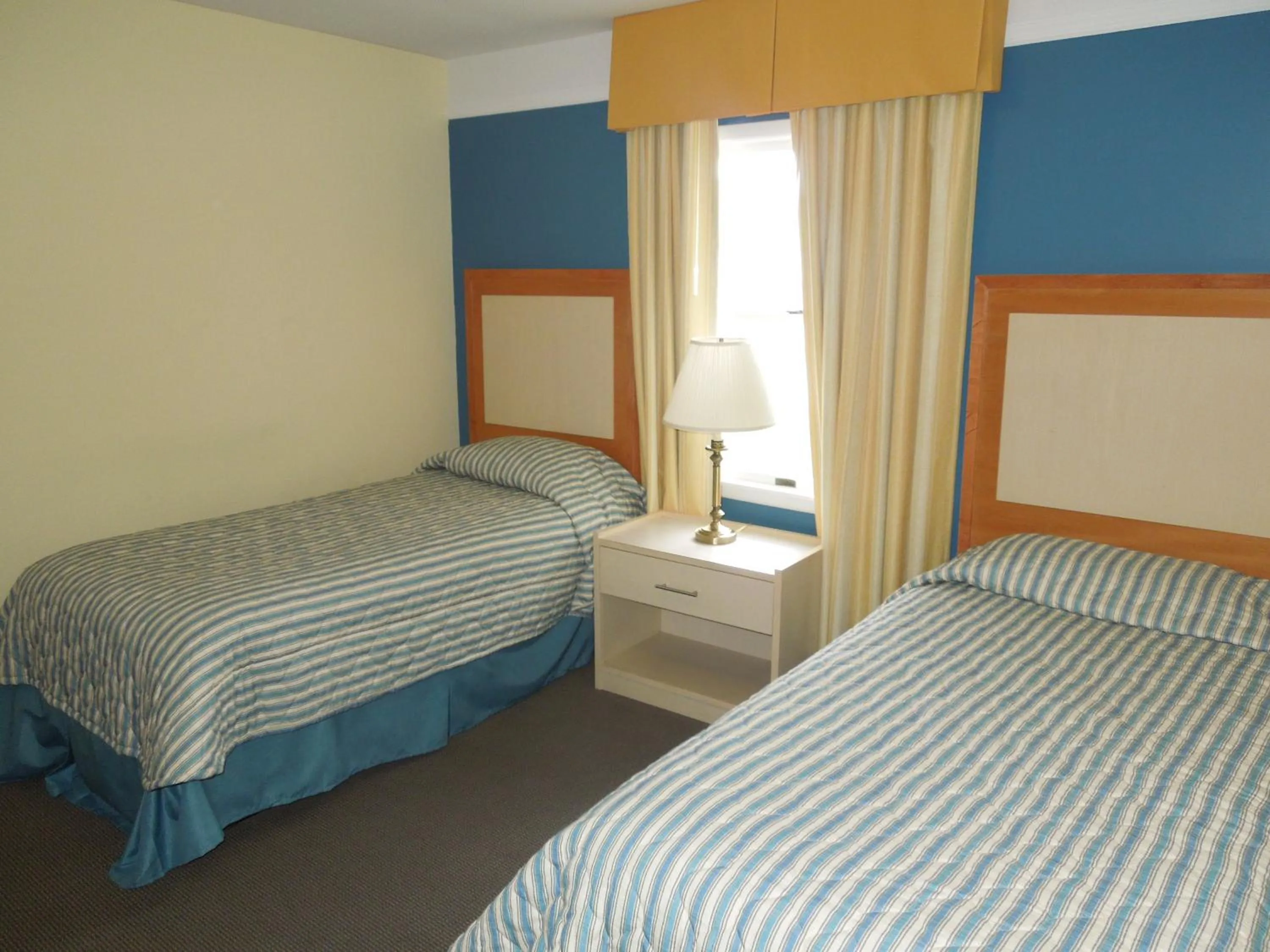 Bedroom, Bed in Townhouses & Captain's Quarters