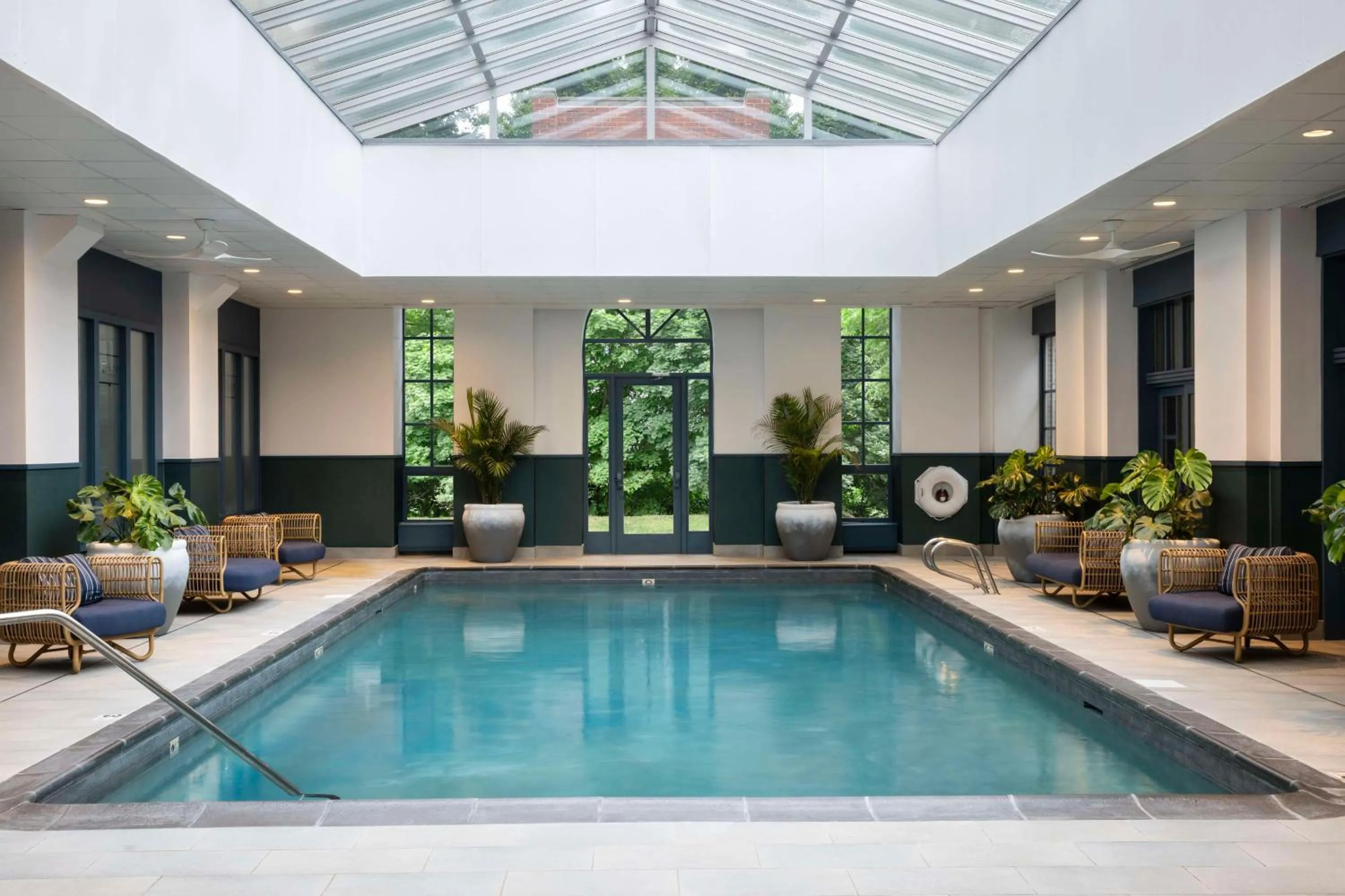 Swimming pool in Hyatt Regency Greenwich