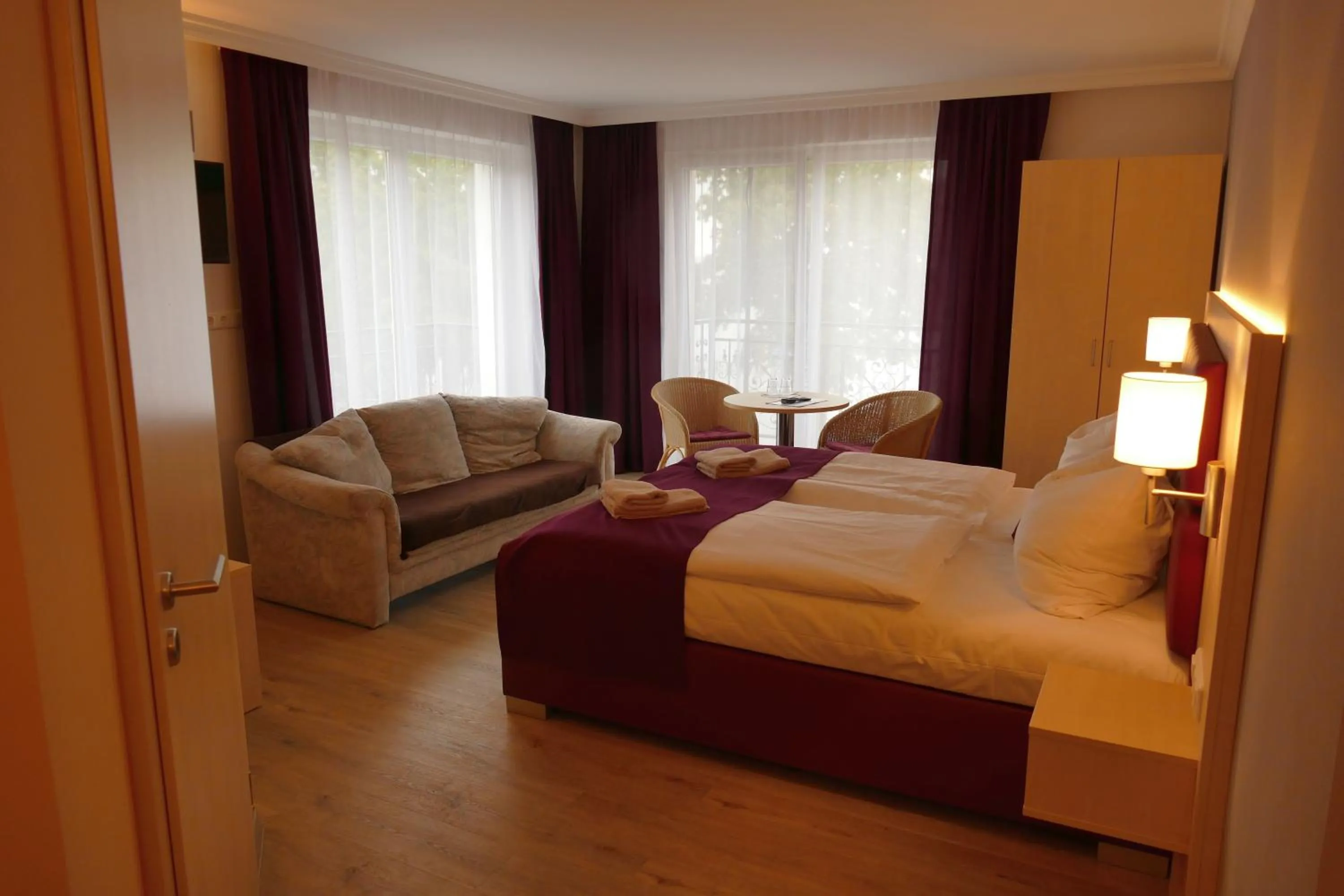 Photo of the whole room, Bed in Seehotel Bad Kleinen