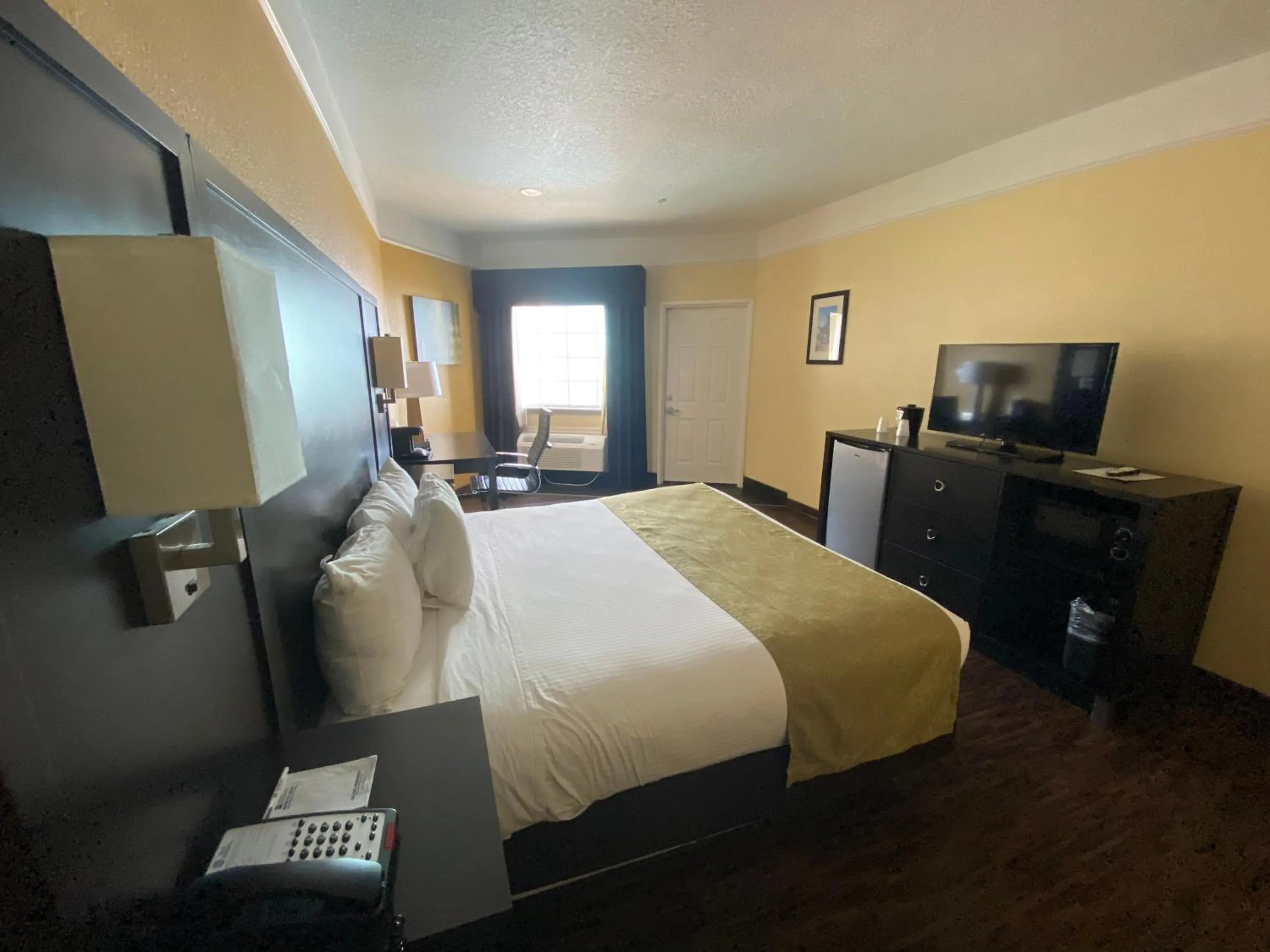 Photo of the whole room, Bed in Galveston Beach Hotel
