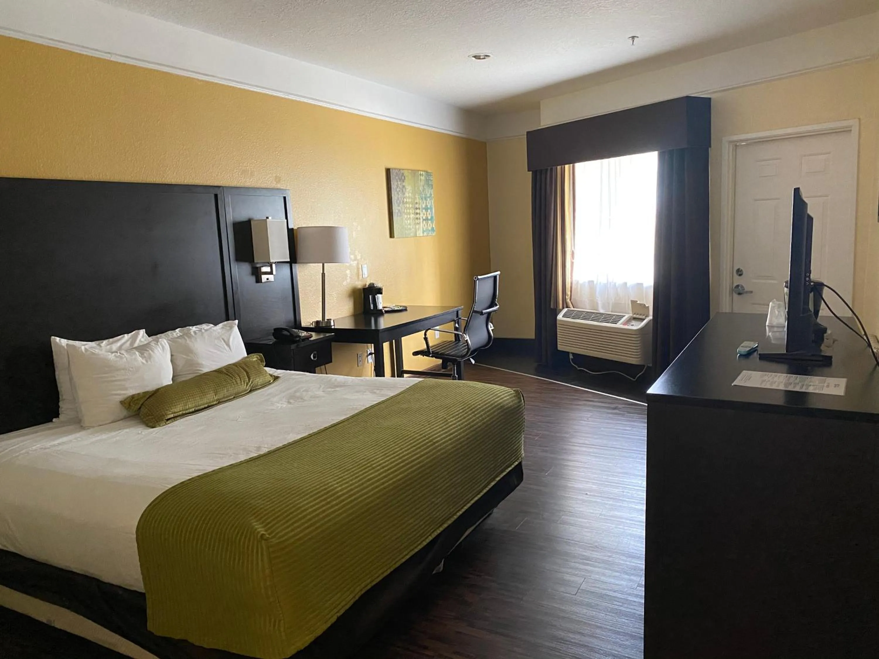 Photo of the whole room, Bed in Galveston Beach Hotel