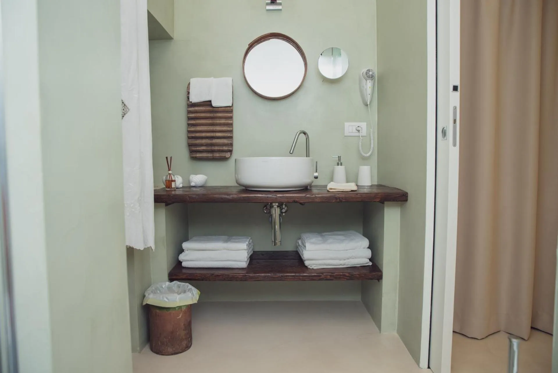 Bathroom in CASA MELIO'