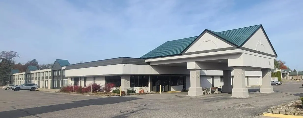 Property building in Ramada by Wyndham Grayling Hotel & Conference Center