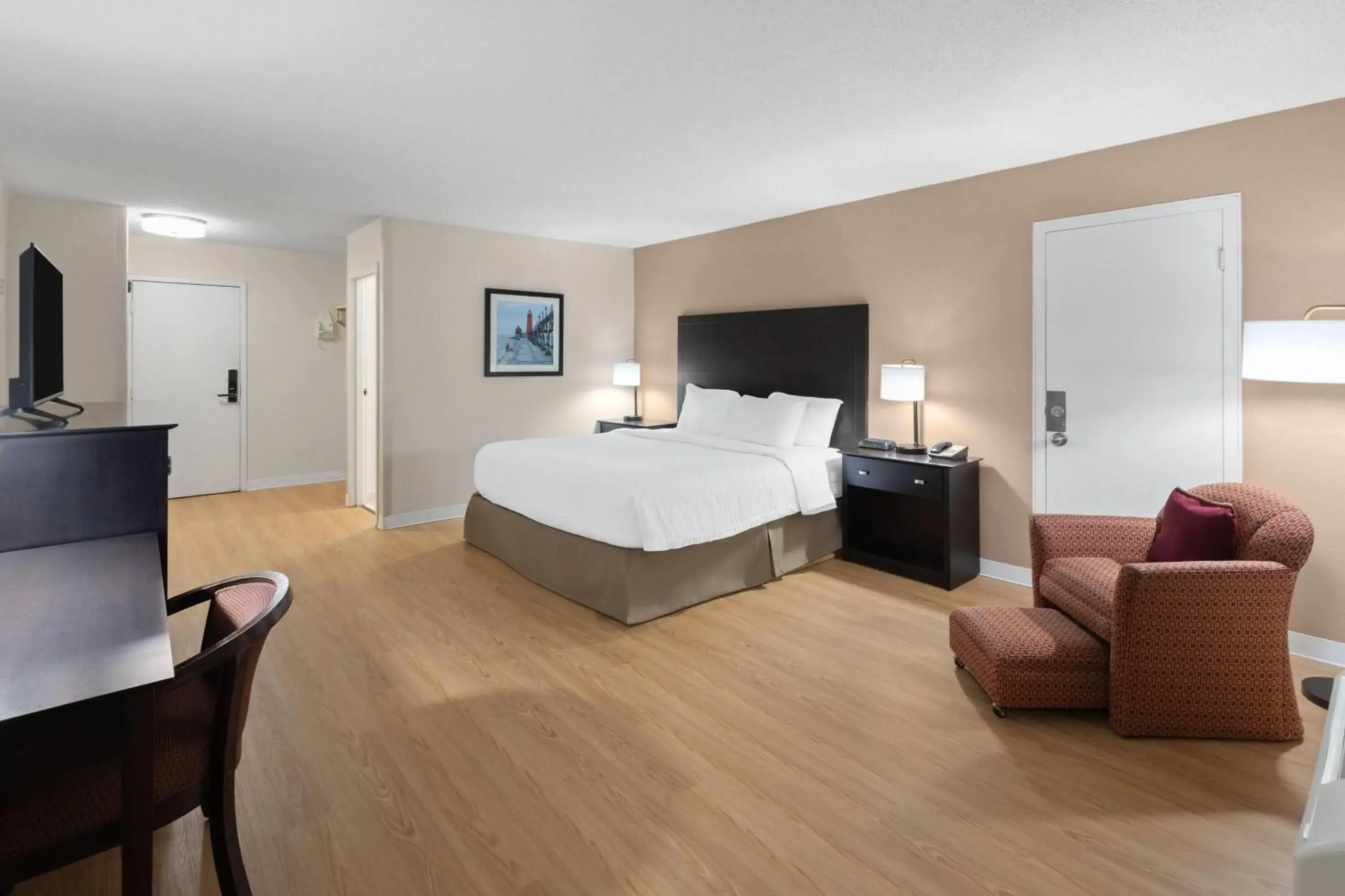 1 King Bed, Courtyard View, Second Floor, Non-Smoking in Ramada by Wyndham Grayling Hotel & Conference Center 1 King Bed, Courtyard View, Second Floor, Non-Smoking in Ramada by Wyndham Grayling Hotel & Conference Center