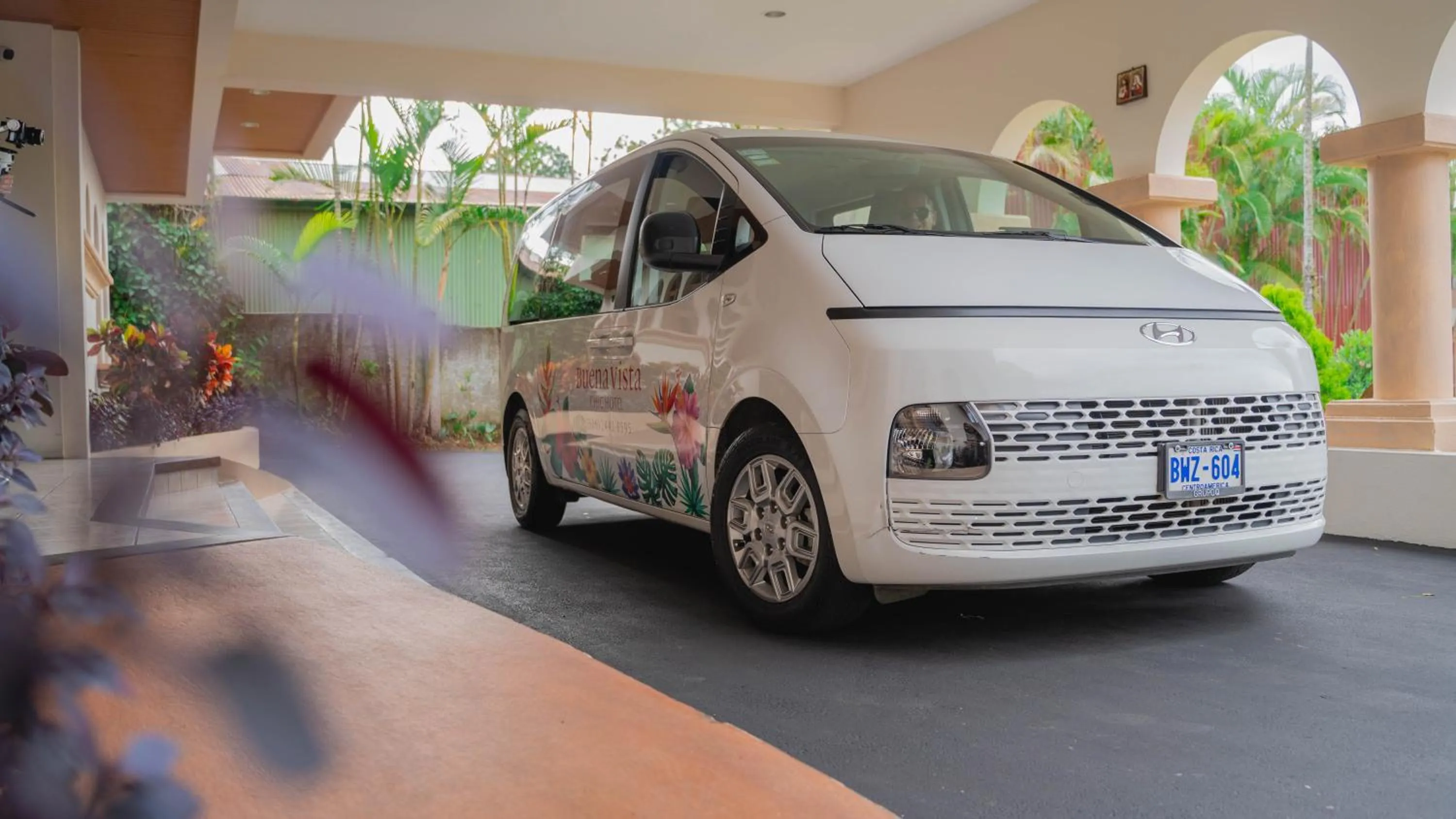 Parking in Buena Vista Chic Hotel