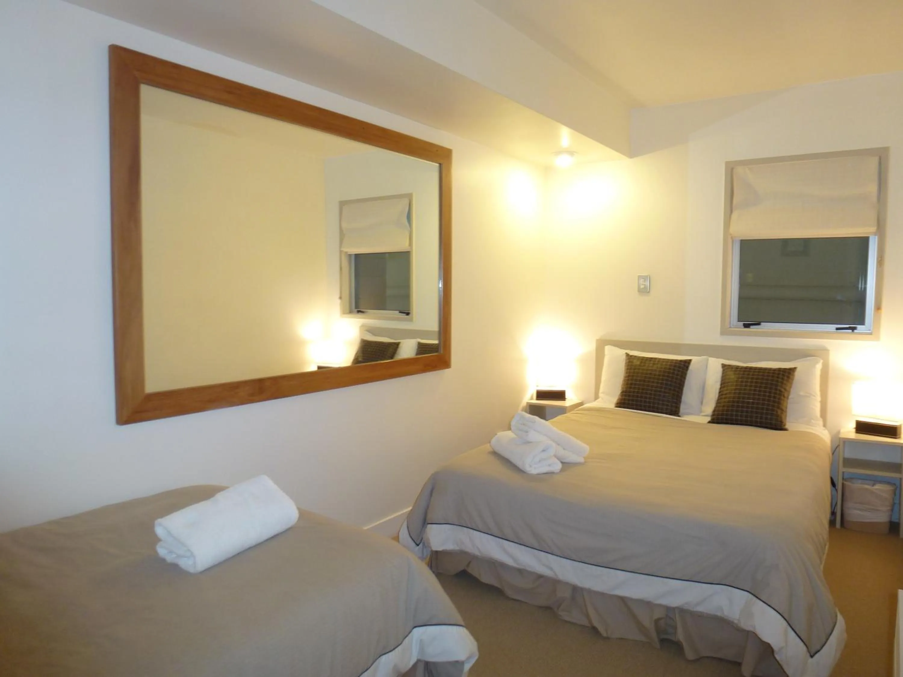 Bed in Lakefront Apartments,18 LAKE ESPLANADE ROAD