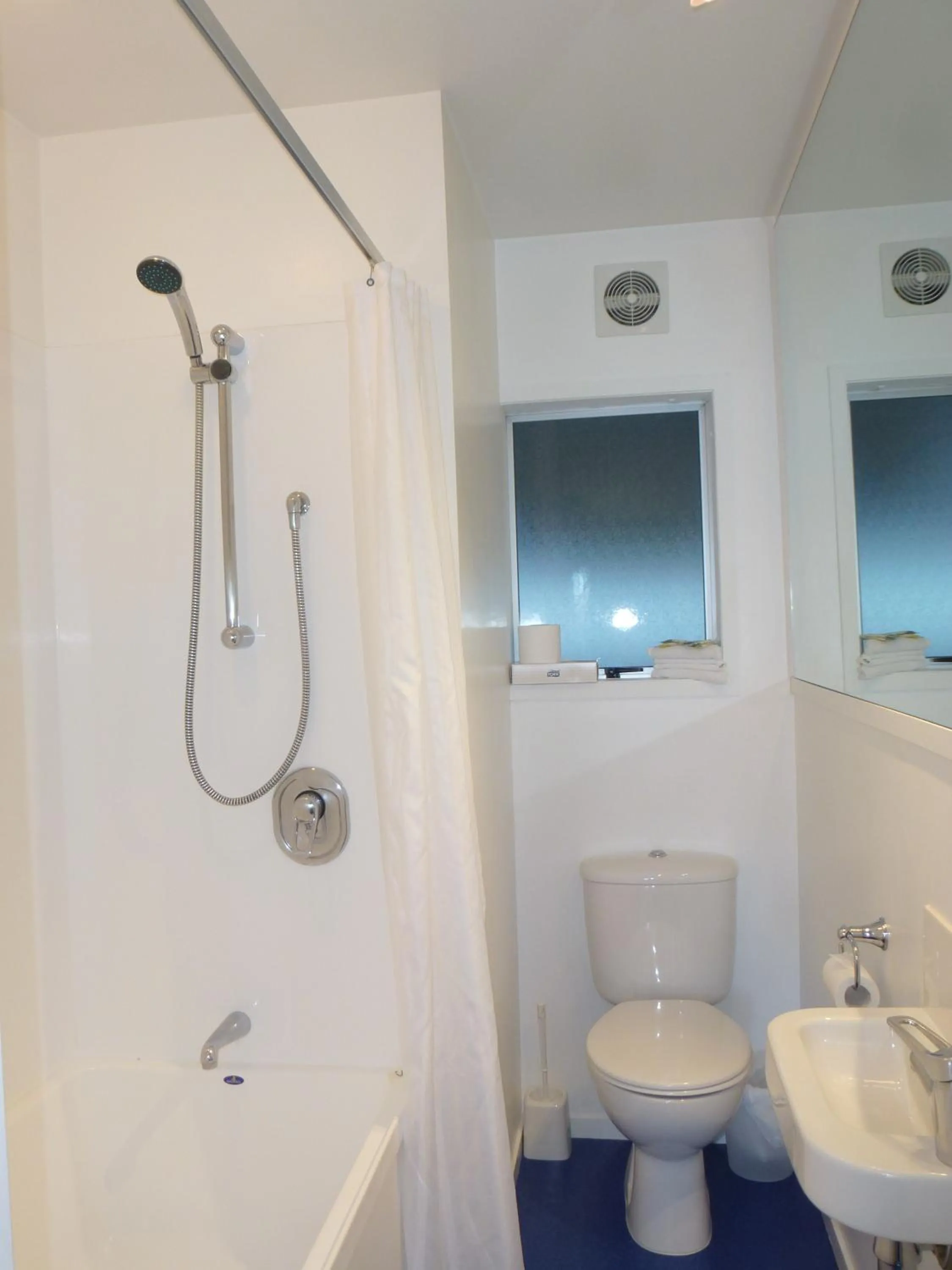 Bathroom in Lakefront Apartments,18 LAKE ESPLANADE ROAD