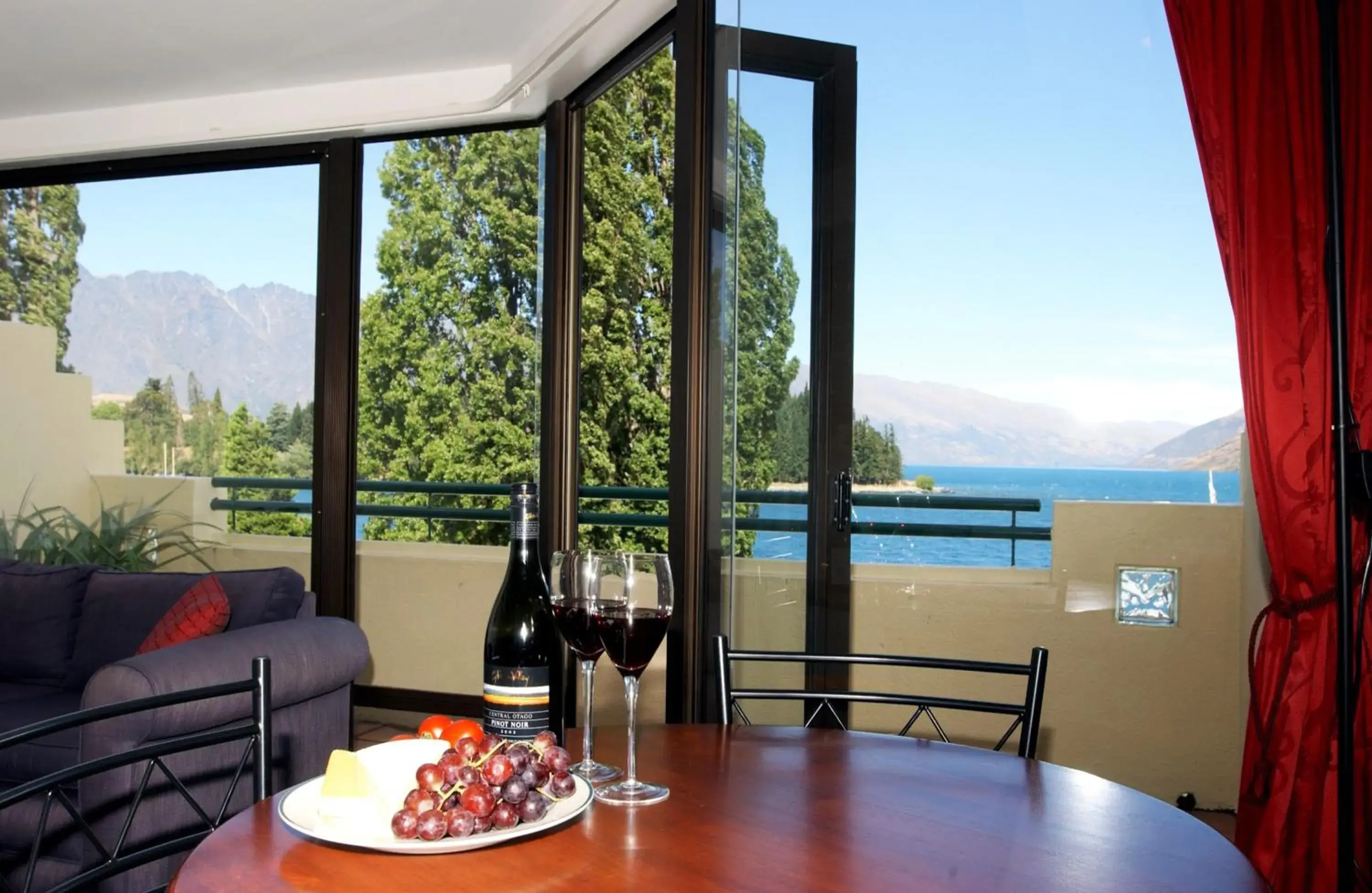 Two Bedroom Apartment in Lakefront Apartments,18 LAKE ESPLANADE ROAD Two Bedroom Apartment in Lakefront Apartments,18 LAKE ESPLANADE ROAD