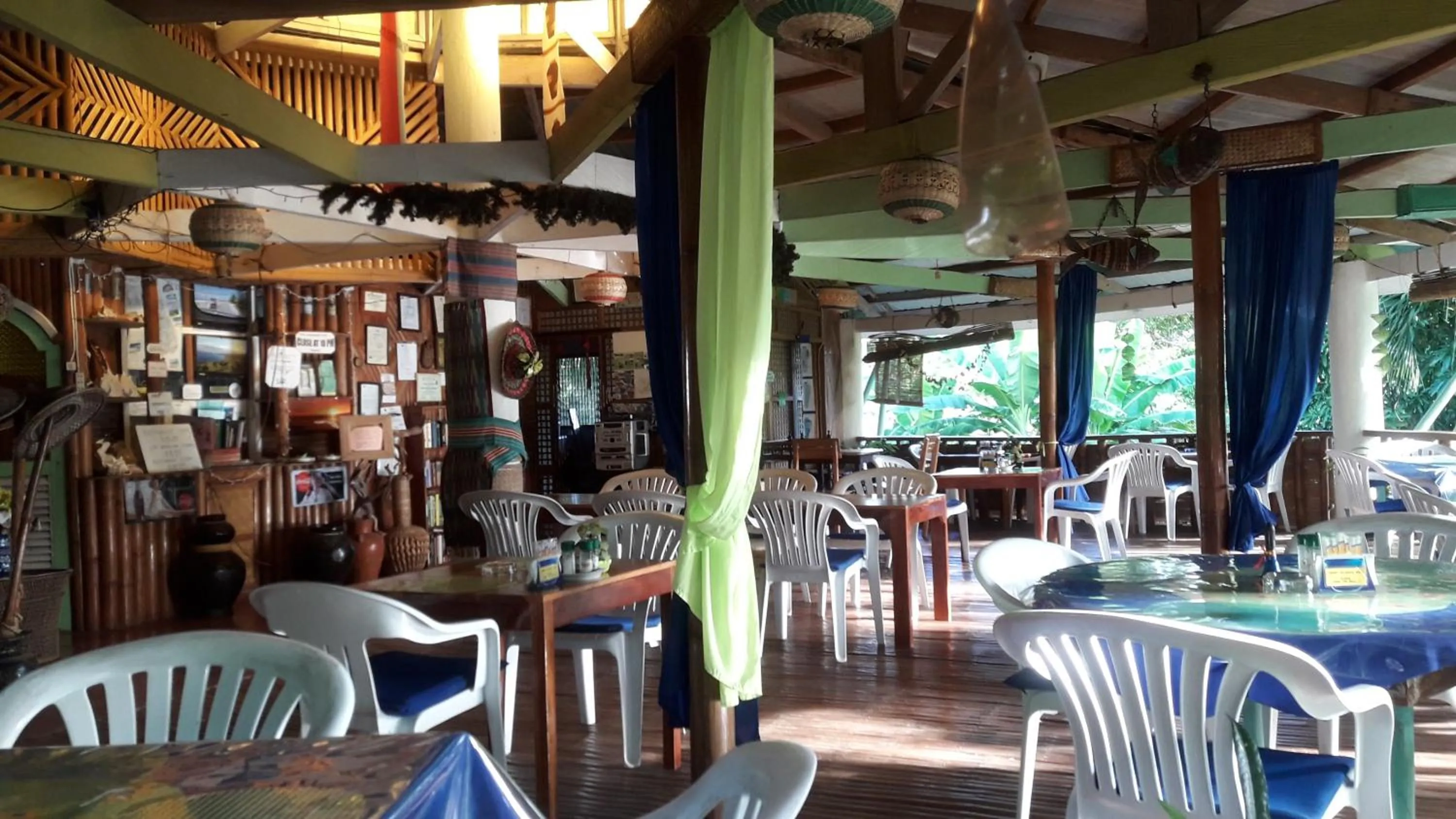 Restaurant/places to eat in Casa de la Playa Beach Resort