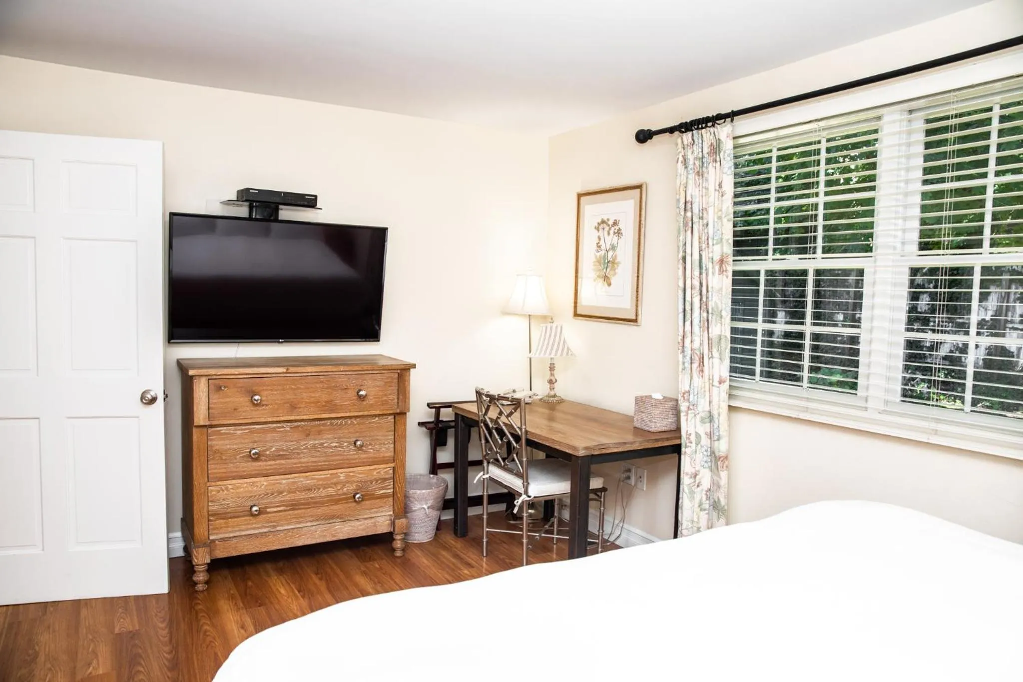 Bed in Three Village Inn