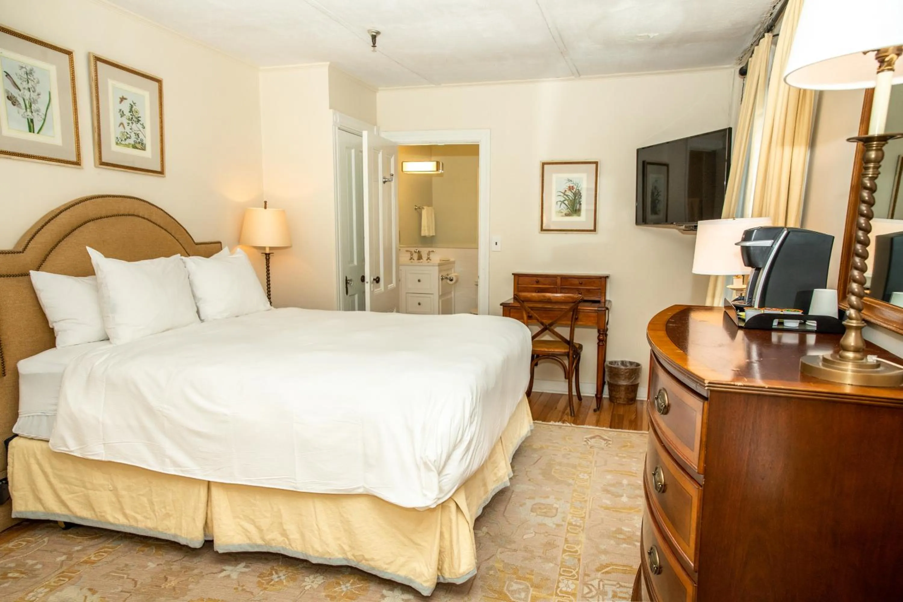 Bed in Three Village Inn